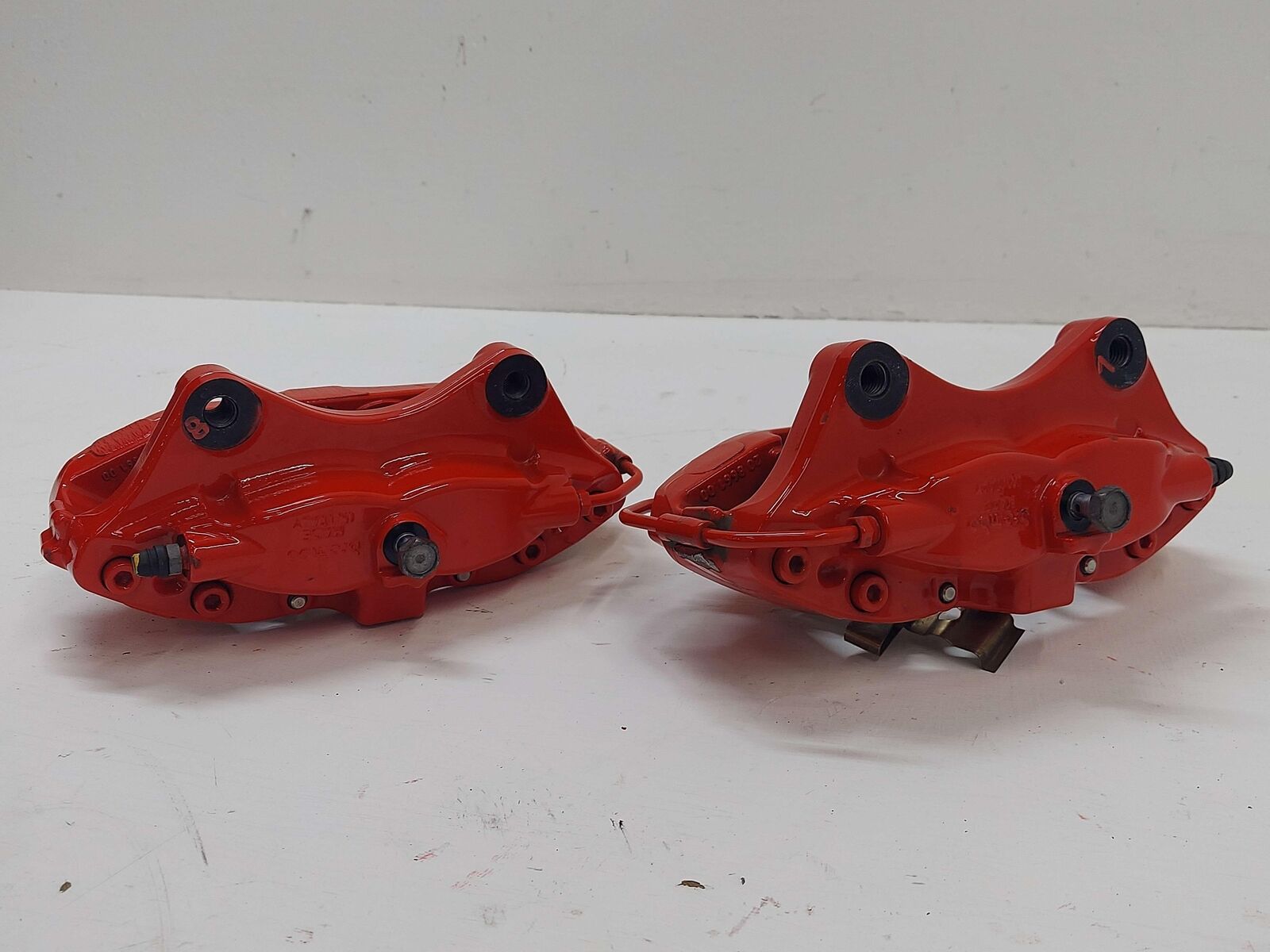 21-23 DODGE CHALLENGER SRT HELLCAT REAR LEFT BRAKE CALIPER BREMBO RED *NOTE