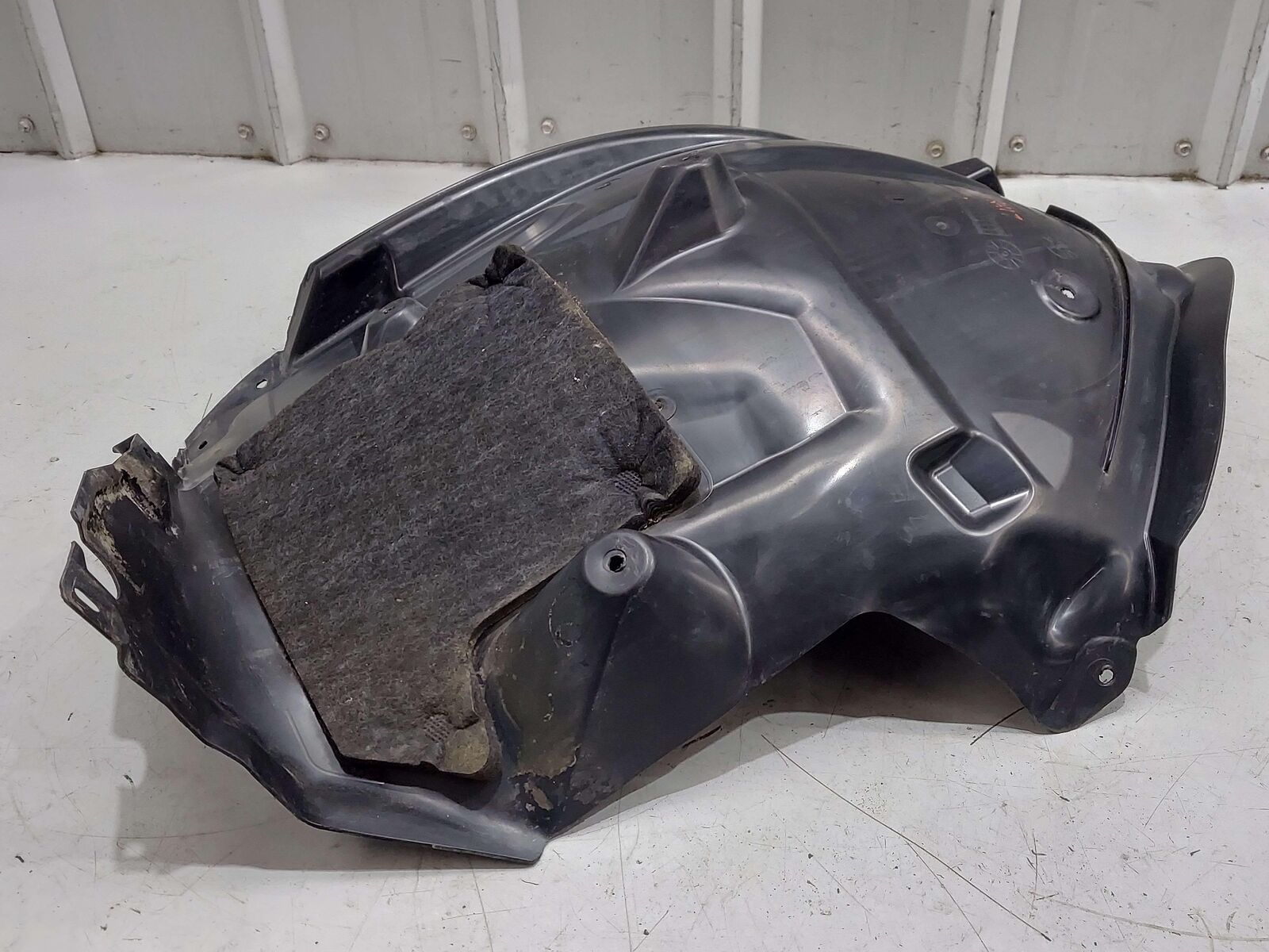 22-24 MERCEDES EQS EQS580 V297 FRONT LEFT WHEEL FENDER LINER REARWARD *NOTE