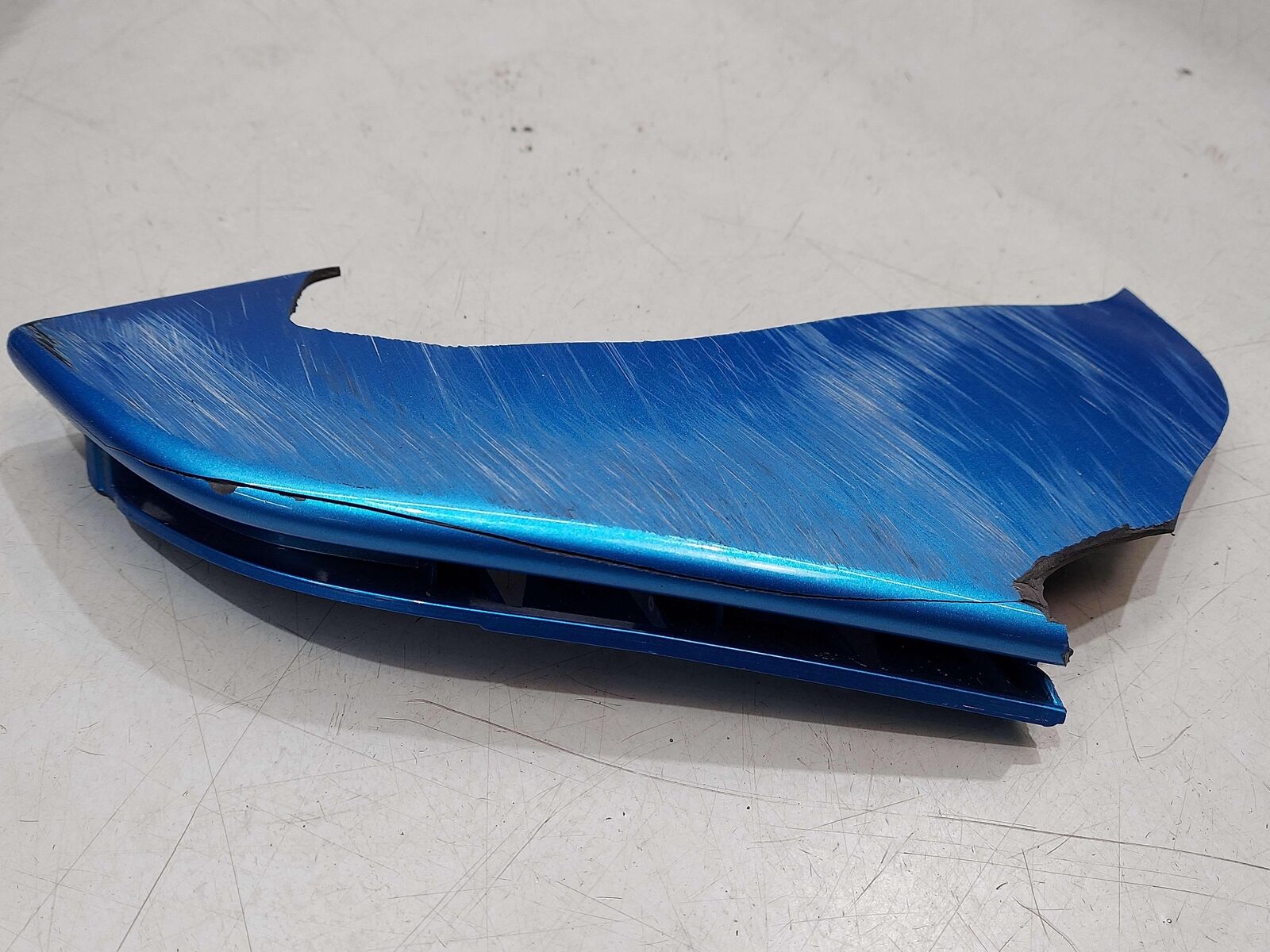 2021 MCLAREN GT UPPER REAR BUMPER BLUE *NOTES*