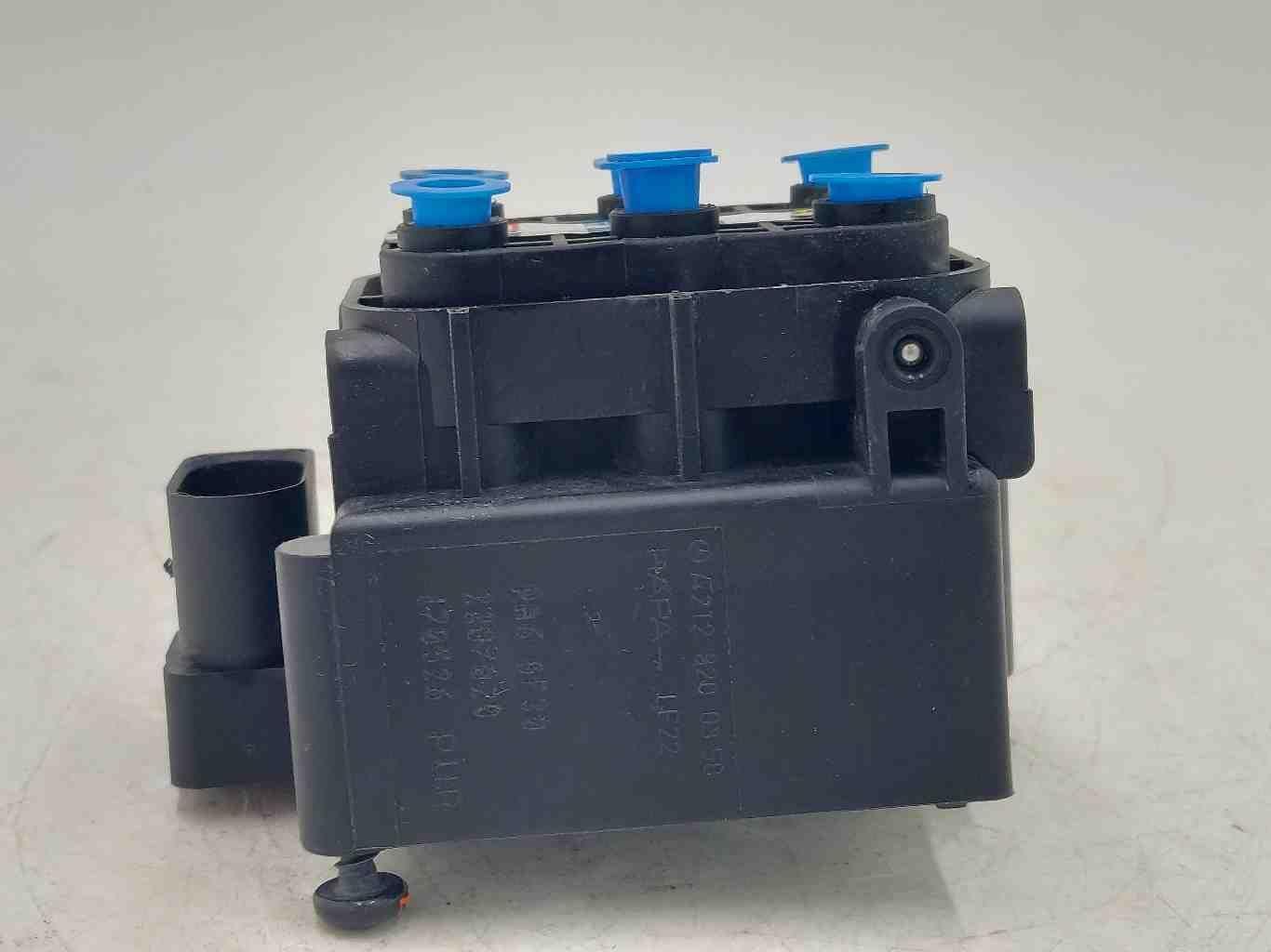 16-19 MERCEDES W166 GLE63S AMG AIR RIDE AIRMATIC SUSPENSION SUPPLY VALVE BLOCK