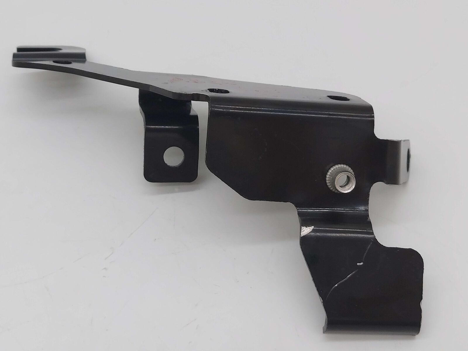 2023 McLaren Artura Bracket 16AD373CP