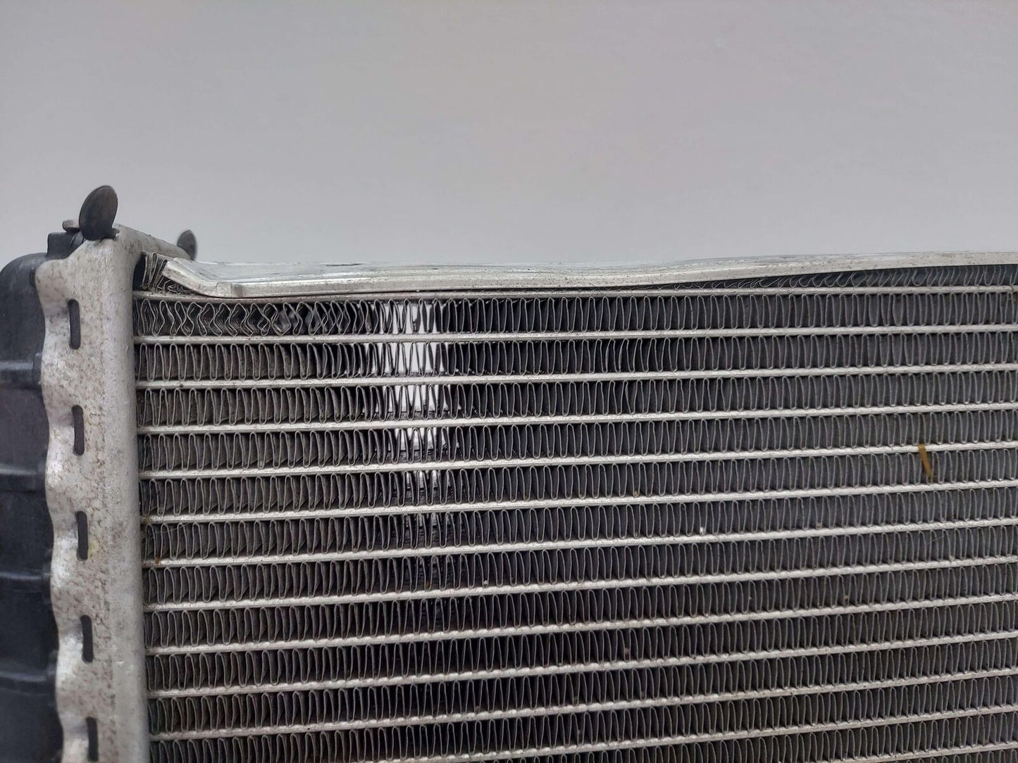 11-18 PORSCHE CAYENNE GTS 958 3.6L COOLANT RADIATOR 7P0121253A *DENTS BENT FINS*