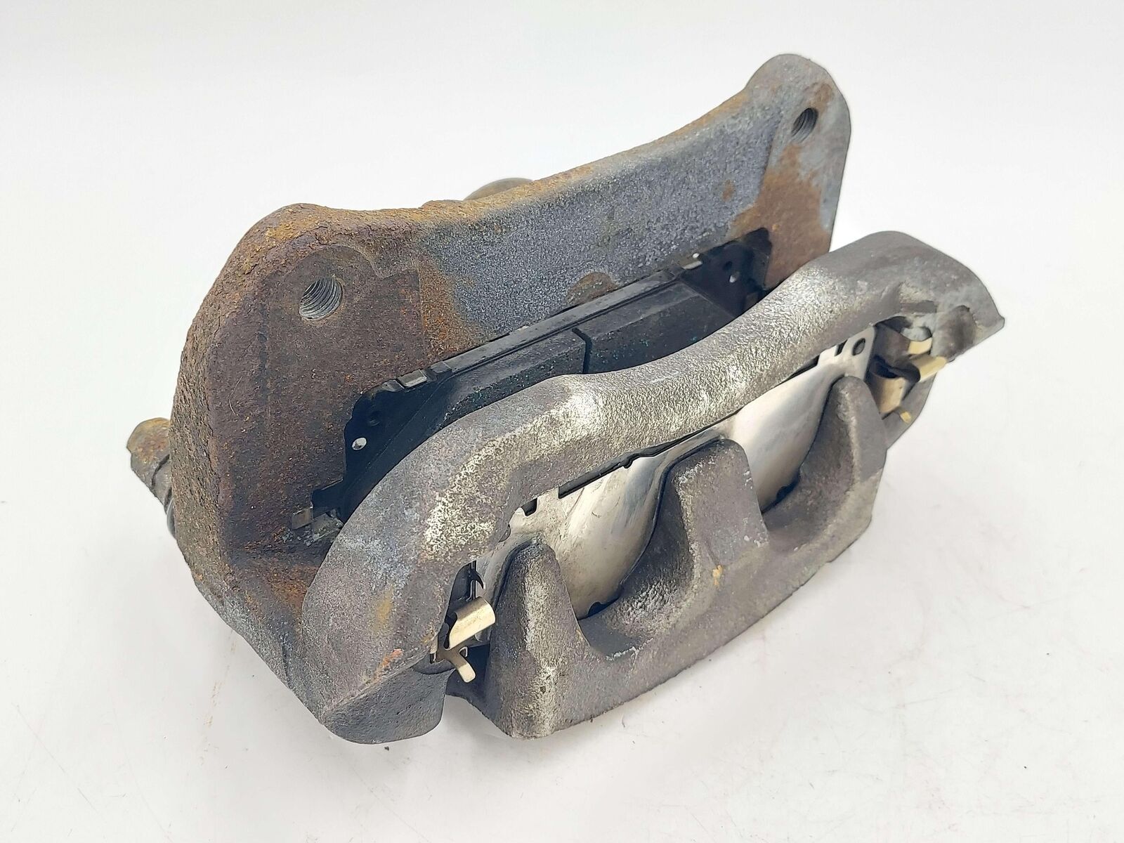 08-19 TOYOTA HIGHLANDER FRONT RIGHT BRAKE CALIPER 477300E031 *RUSTY*