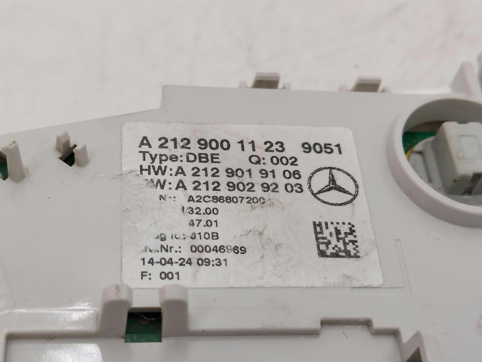 14 MERCEDES CLS550 C218 OVERHEAD ROOF CONSOLE DOME MAP LIGHT SWITCH 2129001123