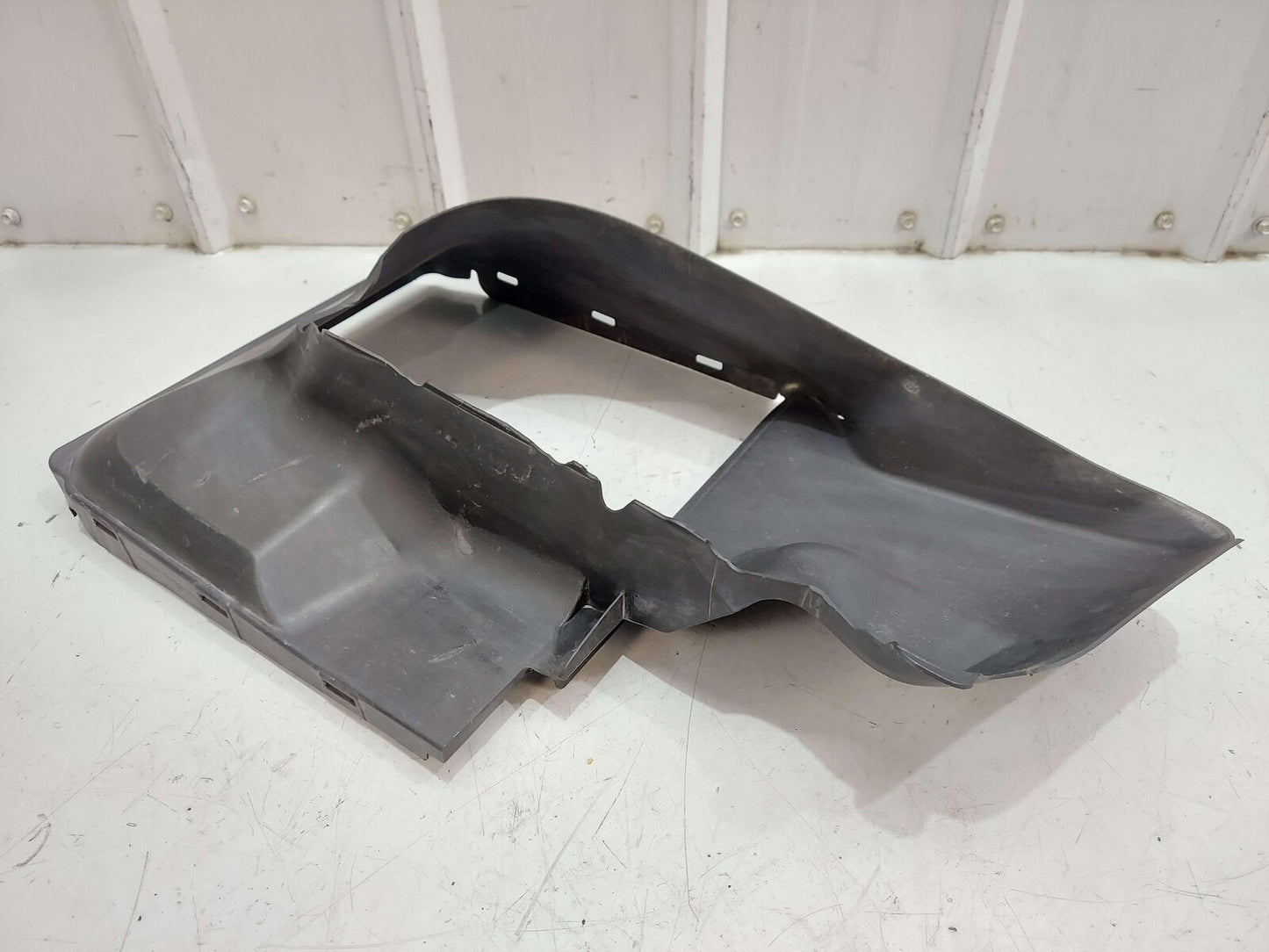 2014 PORSCHE 911 991 GT3 LEFT FORWARD RADIATOR AIR DUCT GUIDE *CRACKED*