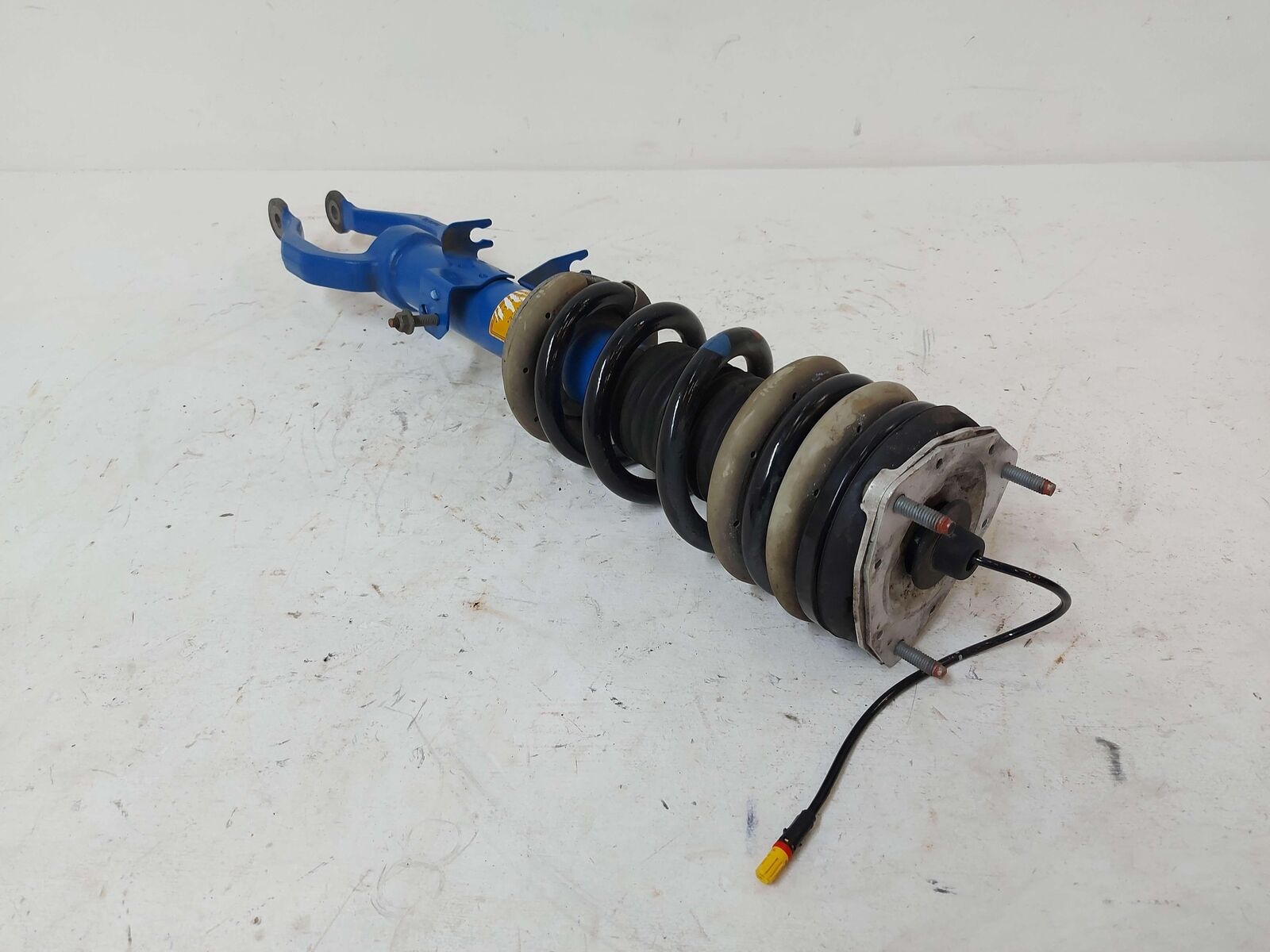 09-10 Nissan GTR GT-R R35 Front RH Right Spring Strut E6110JF20B 60K KMS