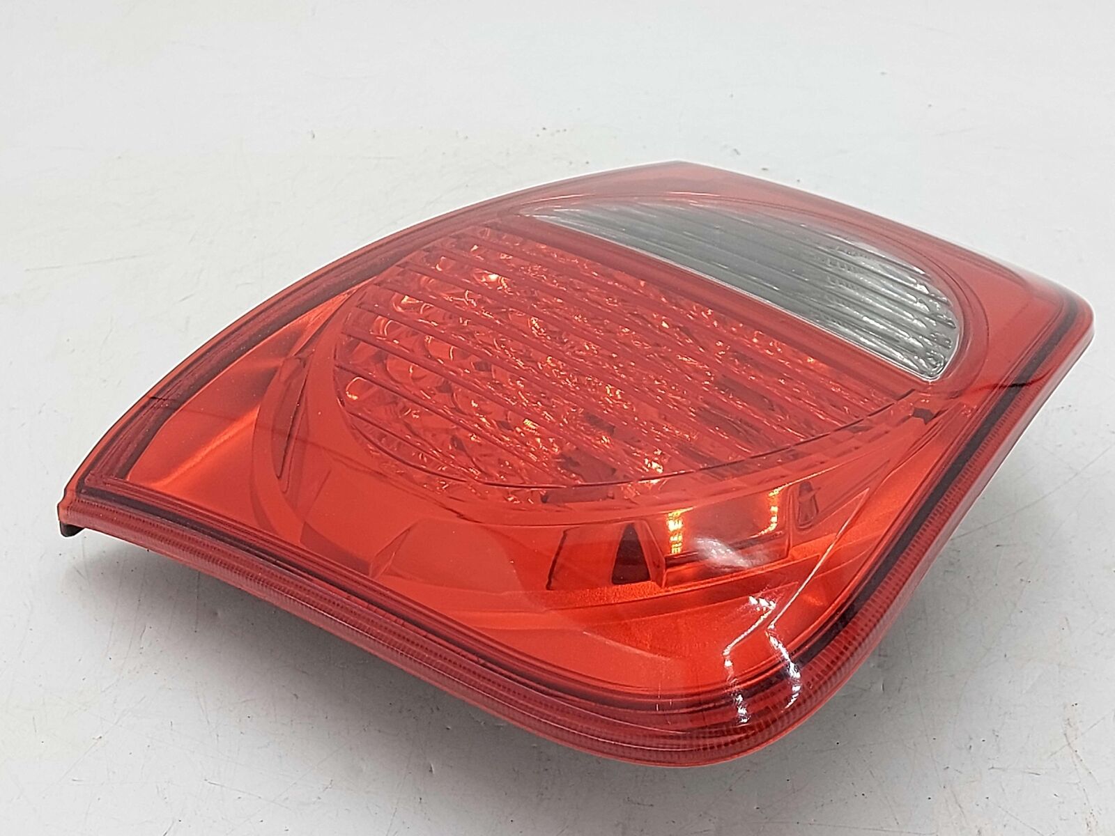 08-17 TOYOTA SEQUOIA RIGHT INNER TAIL LIGHT LAMP 815800C030