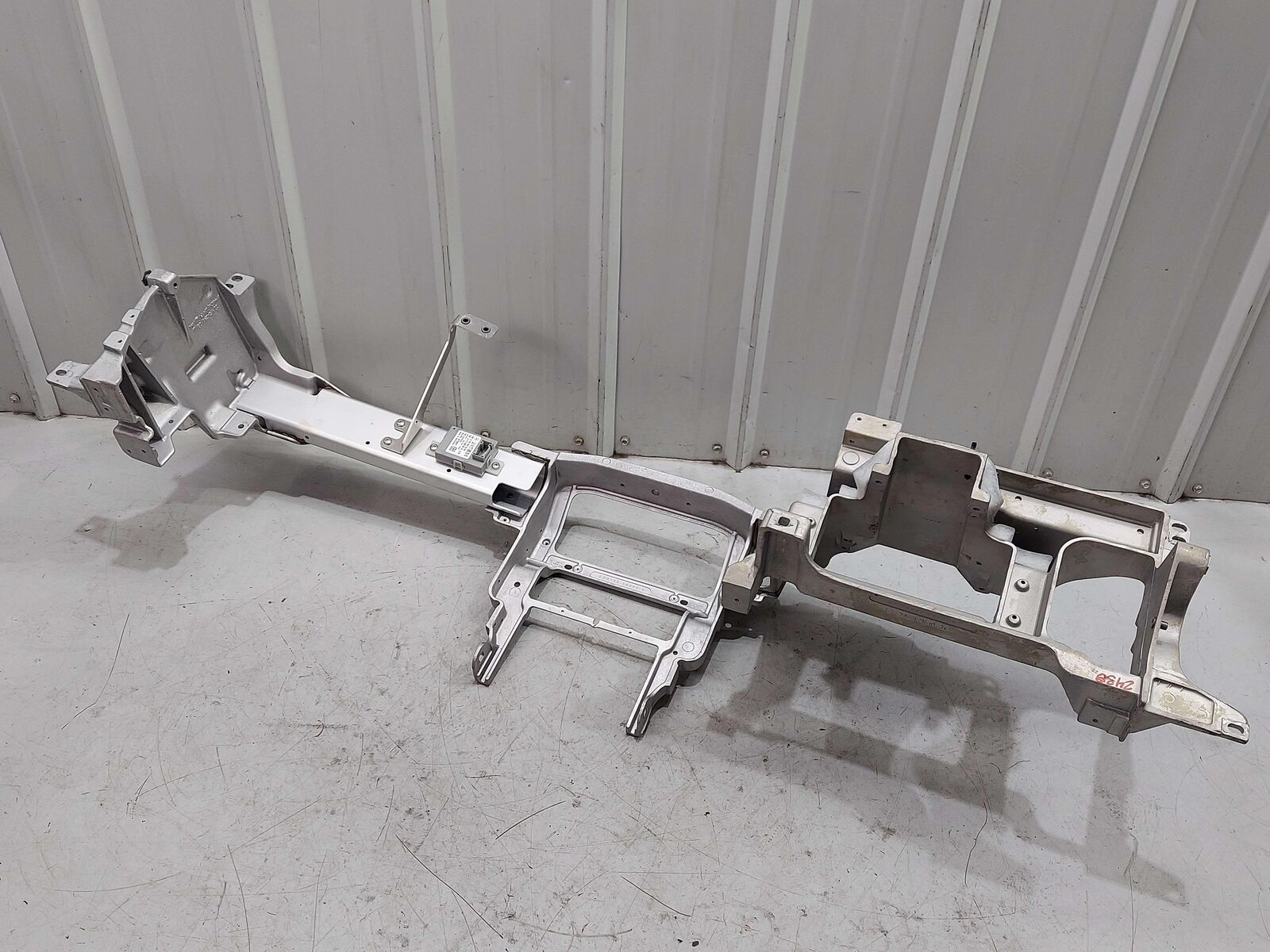 2024 ASTON MARTIN DB12 VOLANTE DASH PANEL ALUMINUM FRAME BAR MOUNT HY53-02542-DB