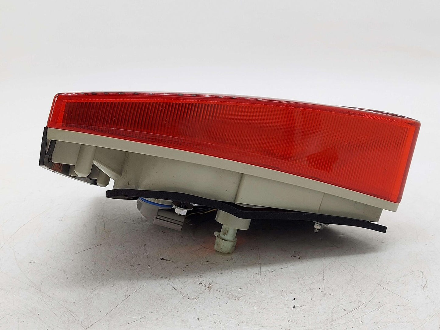 2010 Maserati GranTurismo S M145 Coupe LEFT TAIL LIGHT LAMP INNER 231567 *SCUFF*