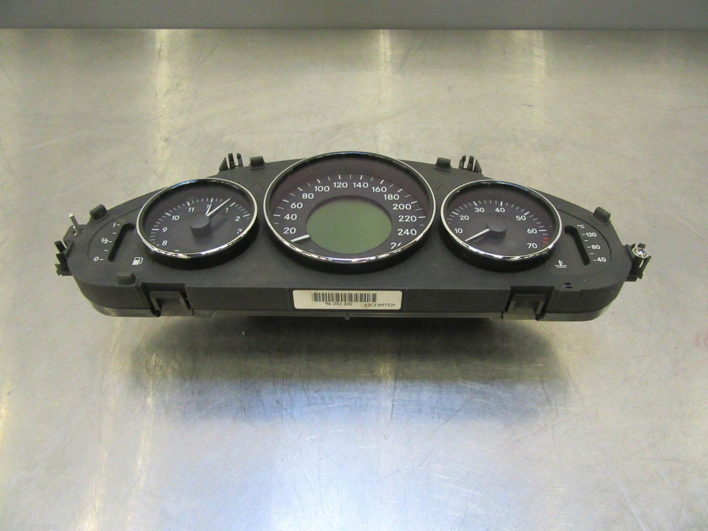 G037 2005 MERCEDES CLS500 SPEEDOMETER A2195401311