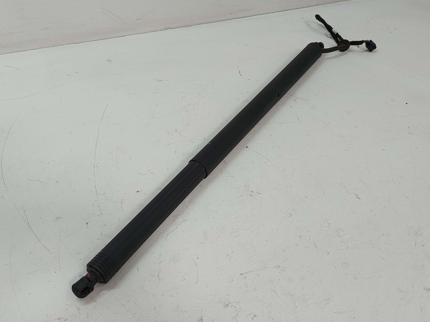 15-18 PORSCHE CAYENNE 958 S E-HYBRID RIGHT TAILGATE TRUNK HATCH POWER LIFT STRUT