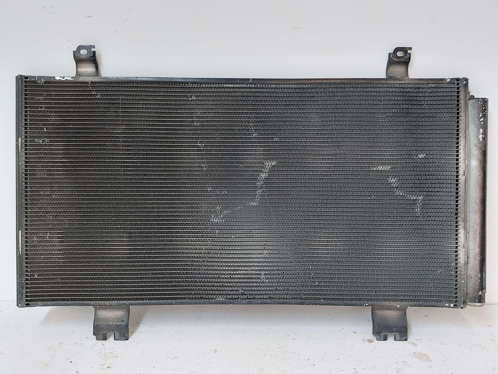 06-15 LEXUS IS350 AC A/C AIR CONDITIONING CONDENSER 8846053030 *FINS BENT*