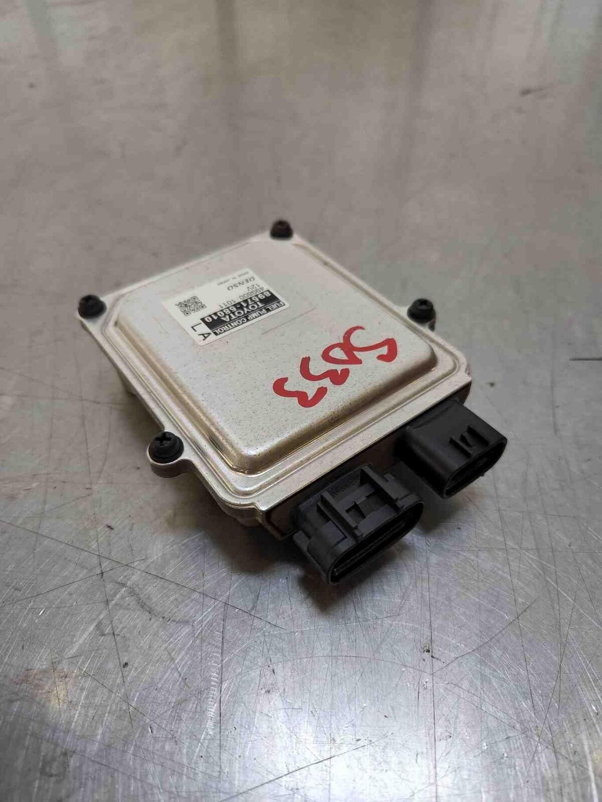 16 17 18 19 LEXUS GS350 89571-58010 Fuel Pump Computer Control Module