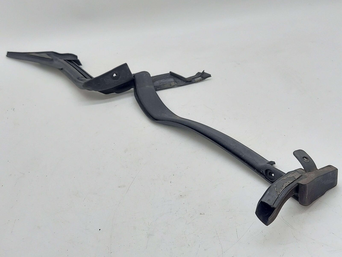 2016 MCLAREN 540C FRONT LEFT CORNER WEATHER STRIP STRIPPING 13A4988CP