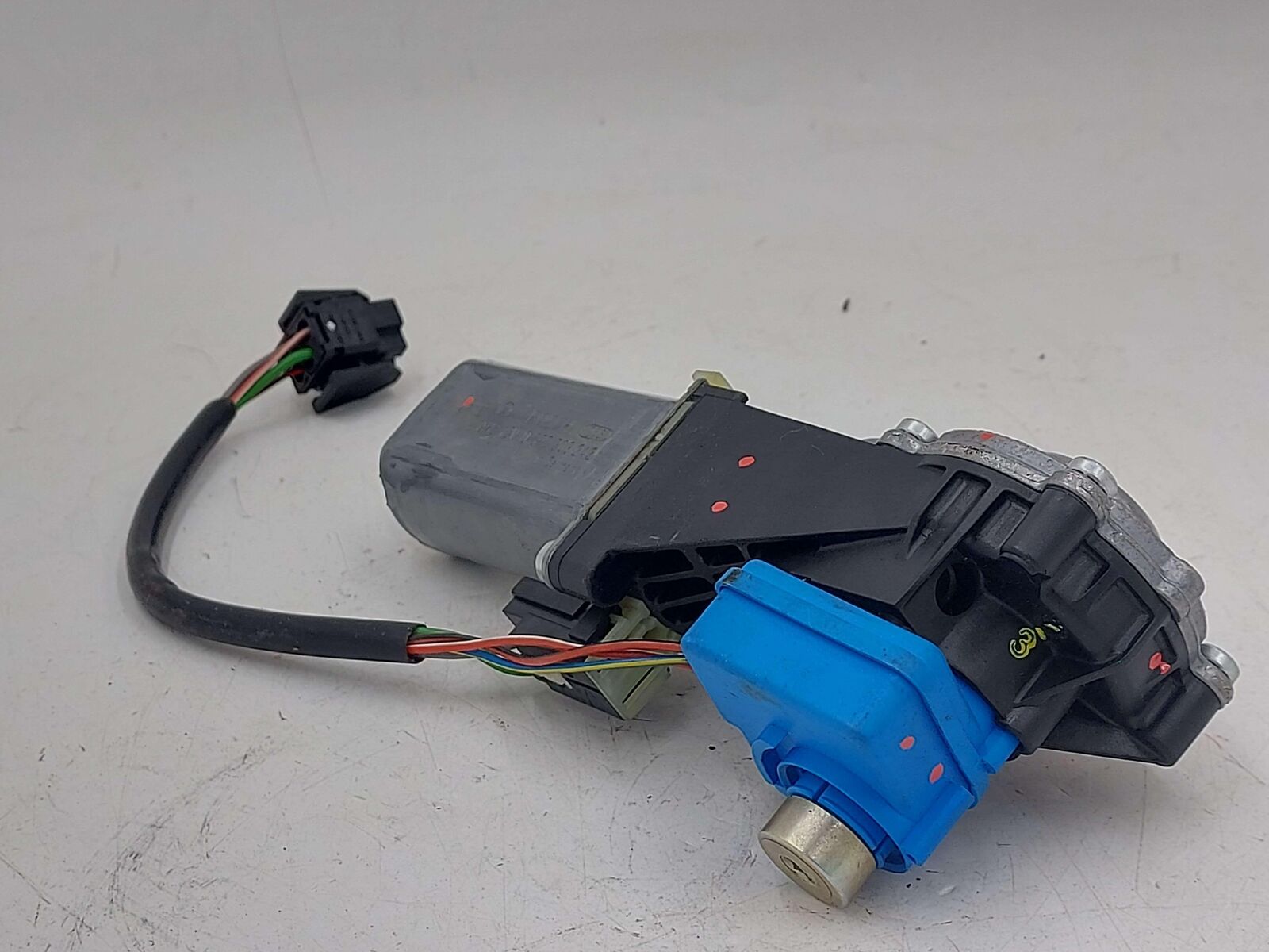 2005 PORSCHE 911 997 CONVERTIBLE TOP LID LIFT MOTOR 0390203242