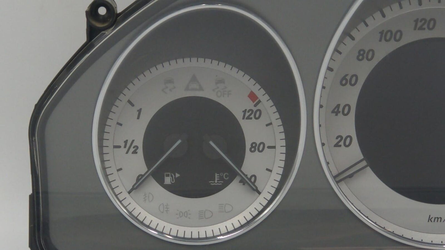 14 15 MERCEDES GLK250 Speedometer 89k Km's A2c37587700 KPH