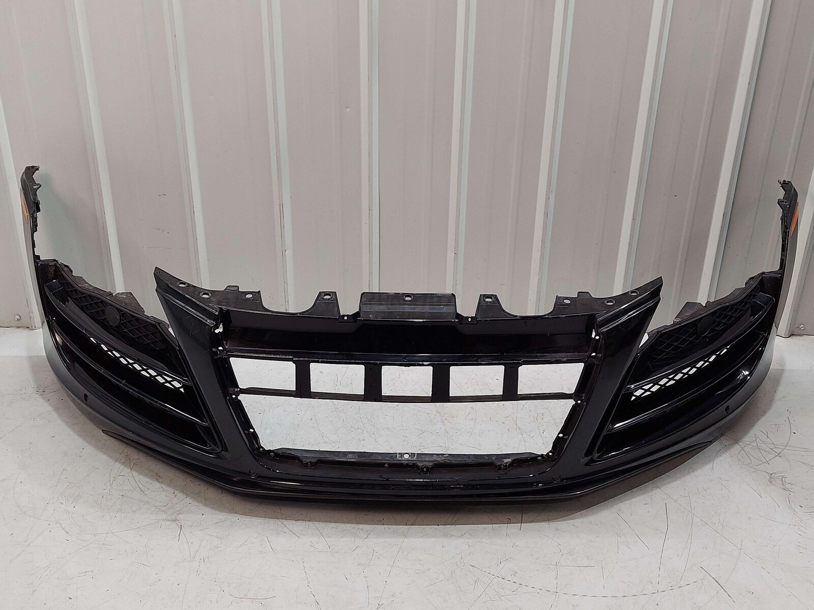 10-13 AUDI R8 5.2L V10 FRONT BUMPER PHANTOM BLACK PEARLESCENT (LZ9Y/L8) *NOTES*