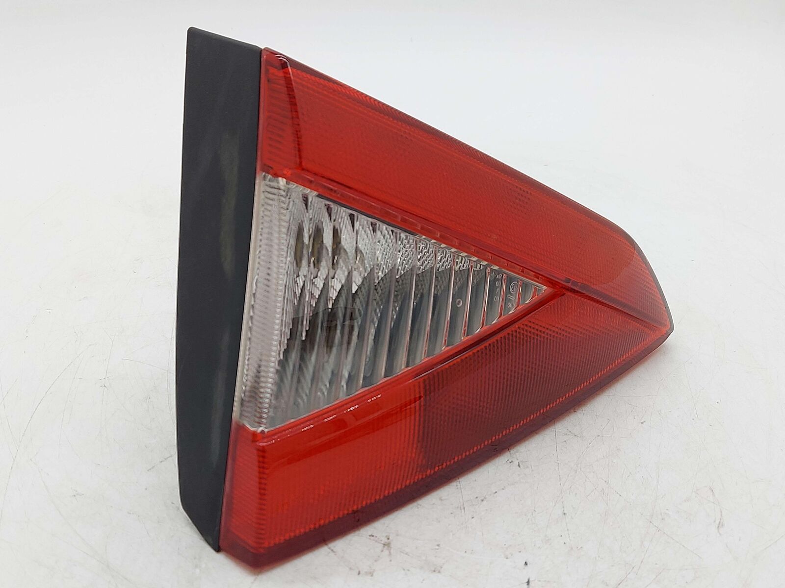 2010 Maserati GranTurismo S M145 Coupe LEFT TAIL LIGHT LAMP INNER 231567 *SCUFF*