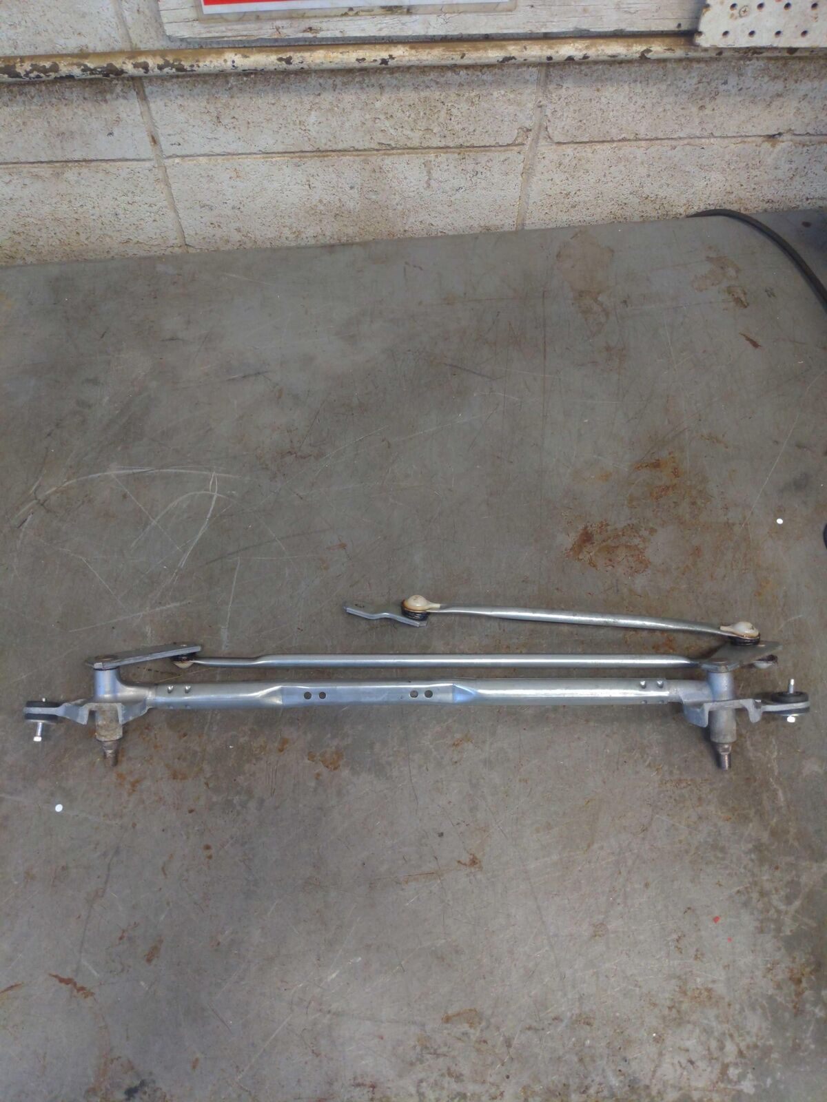 W006 2020 CADILLAC CT4 Windshield Wiper Transmission Linkage