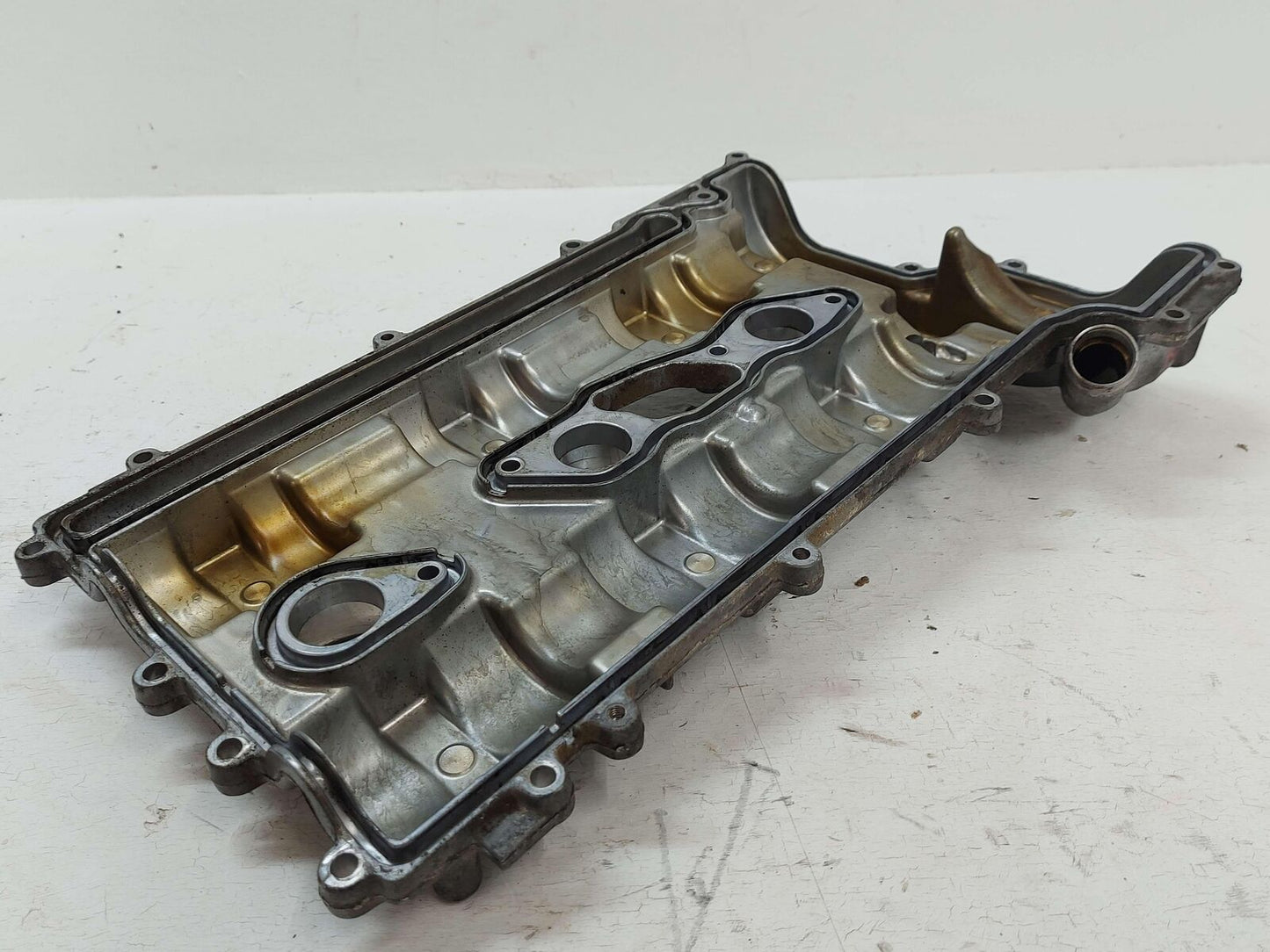 09-19 PORSCHE 911 CARRERA 4S 997.2 3.8L MA1.01 LEFT VALVE COVER