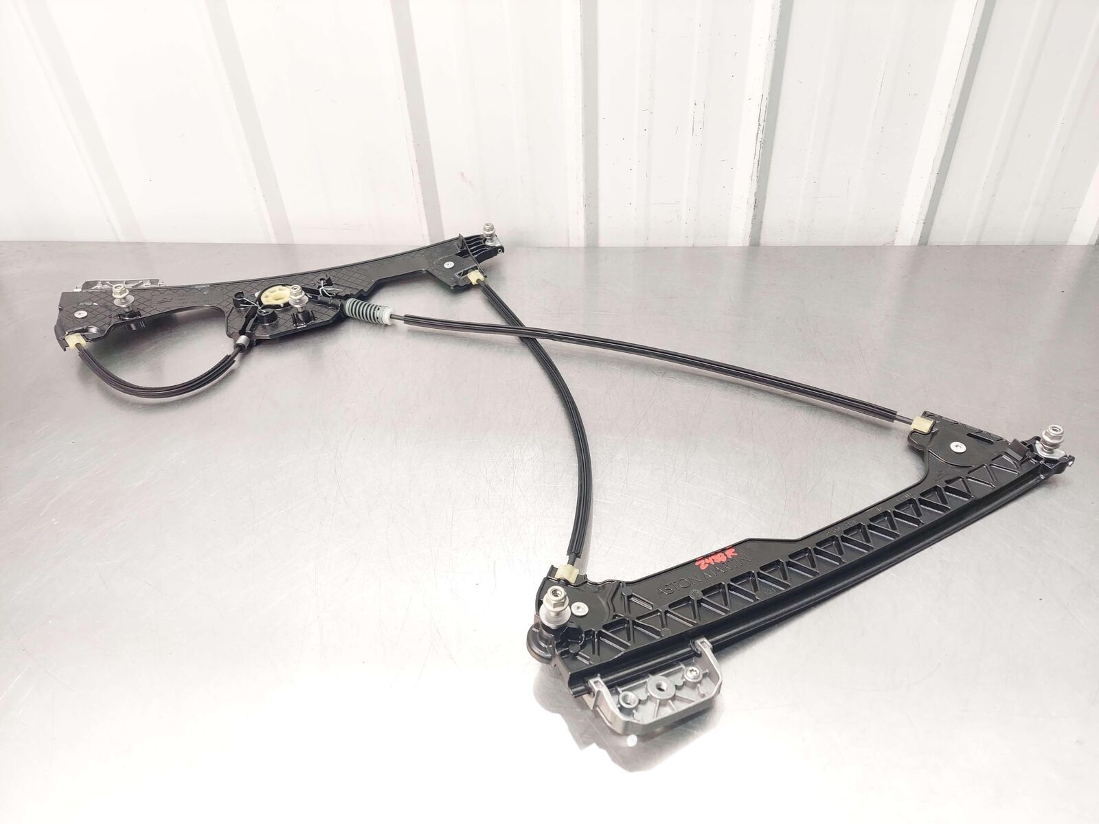 2024 ASTON MARTIN DB12 VOLANTE FRONT RIGHT DOOR WINDOW GLASS REGULATOR 139001921