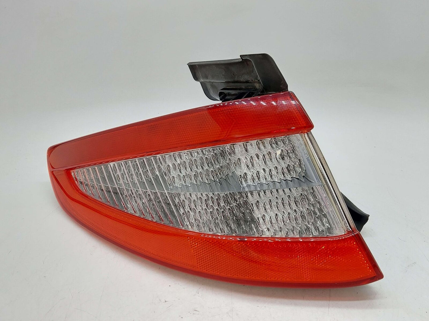 2010 Maserati GranTurismo S M145 Coupe LEFT TAIL LIGHT LAMP OUTER 234379