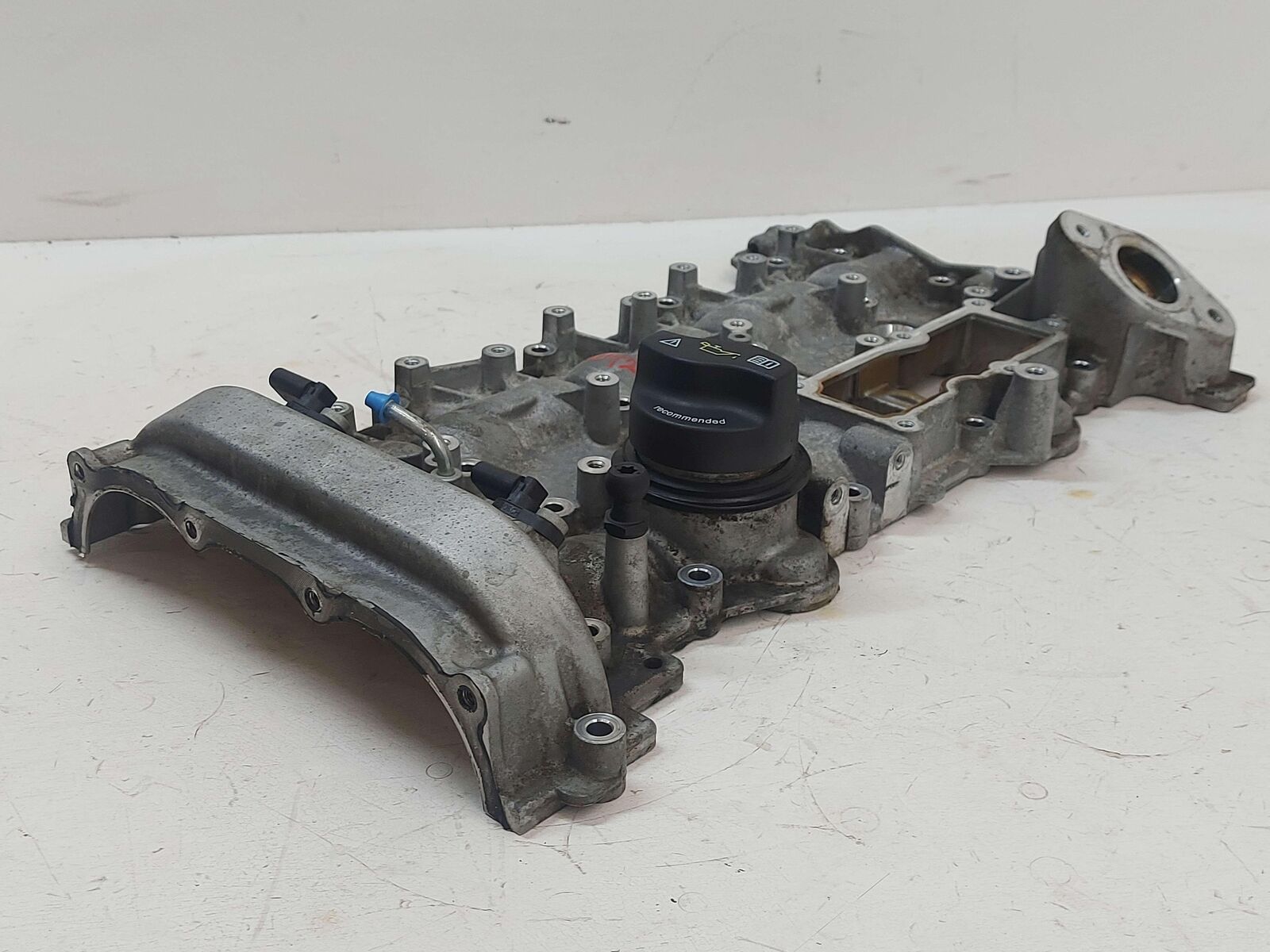 2015 Mercedes C300 W205 2.0L Engine Valve Cover A2740100603 50K KMS