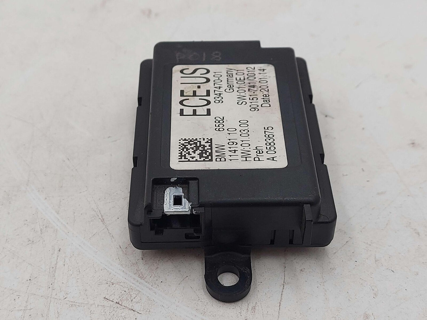 2014 BMW I8 934747001 Body Control Module Junction Box