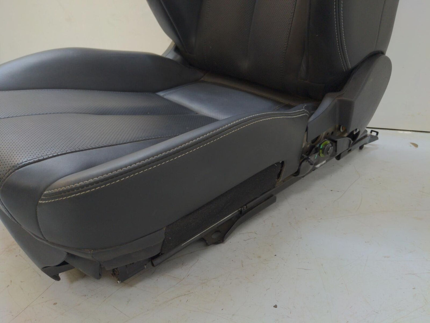 17 INFINITI Q60 Front Seat Rh Black *airbag Has Been Removed!* leather Premium