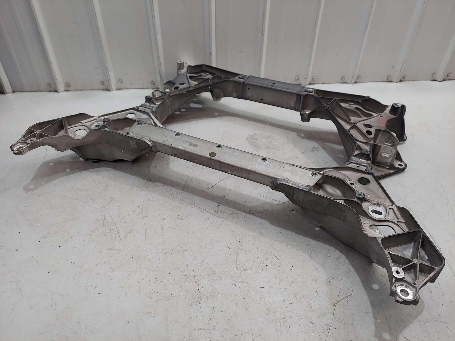 2024 ASTON MARTIN DB12 VOLANTE FRONT SUB FRAME CROSSMEMBER CRADLE RY53-5019-AB