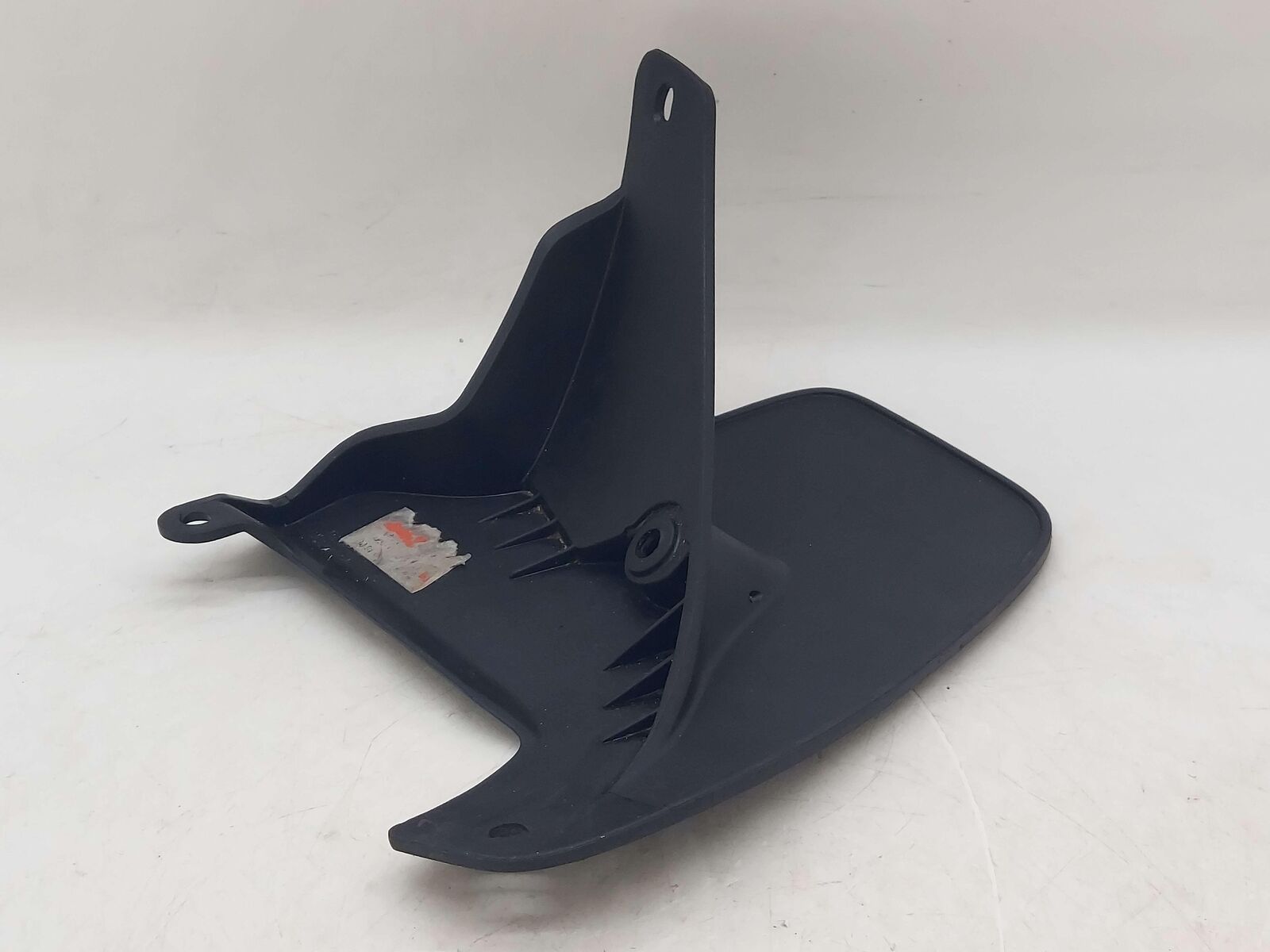 2023 MCLAREN ARTURA FRONT LEFT MUD FLAP 16AE590CP