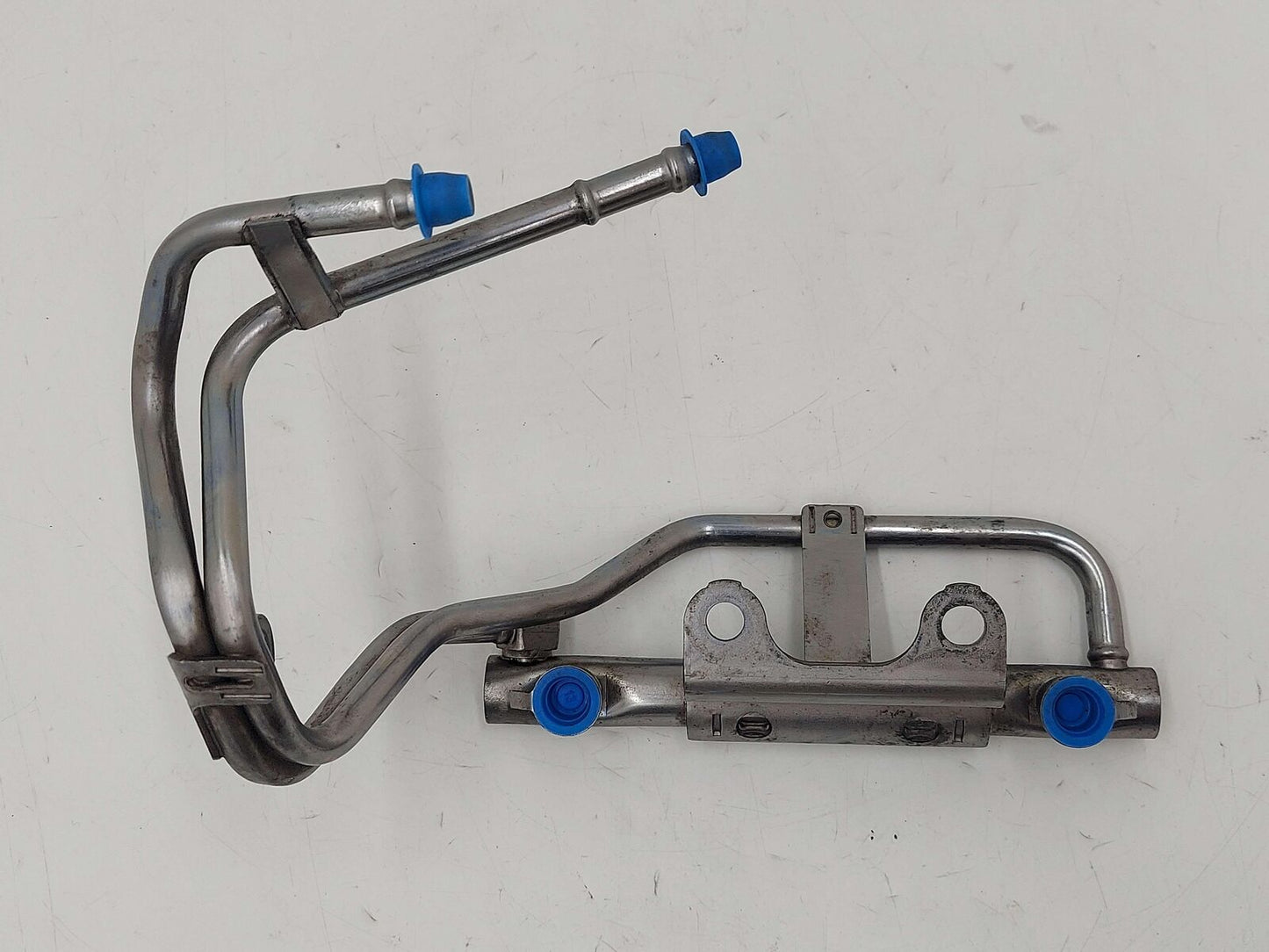 2014 Subaru Impreza WRX RH Right Fuel Injection Injector Rail