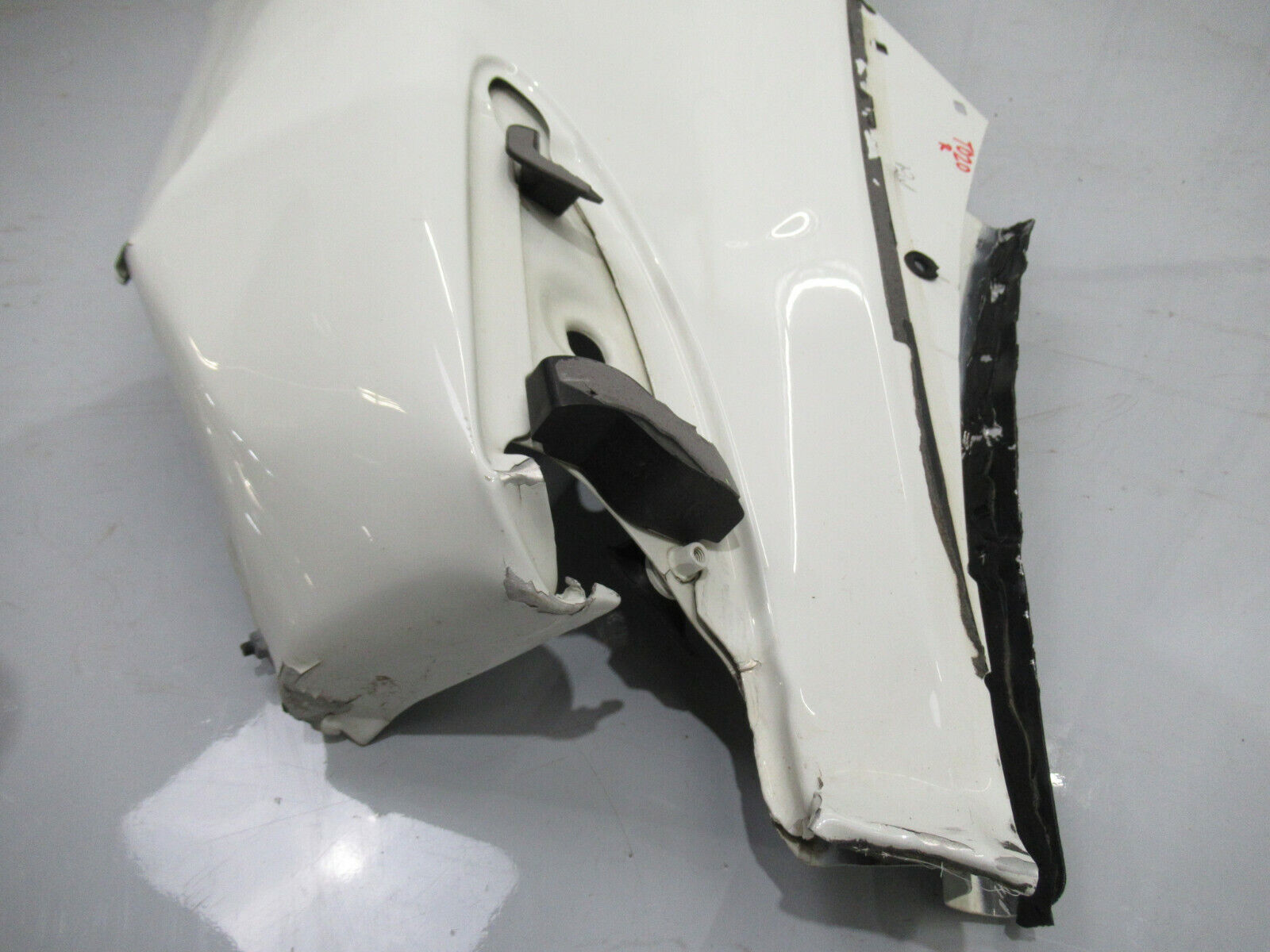 T020 2016 16 MCLAREN 570S RH RIGHT UPPER QUARTER PANEL REAR FENDER DAMAGED