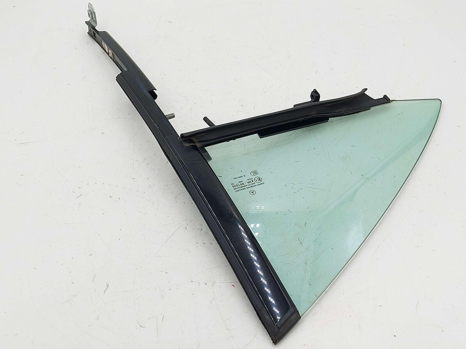 12-18 MERCEDES CLS63S AMG W218 REAR RIGHT VENT GLASS WINDOW 2187300255