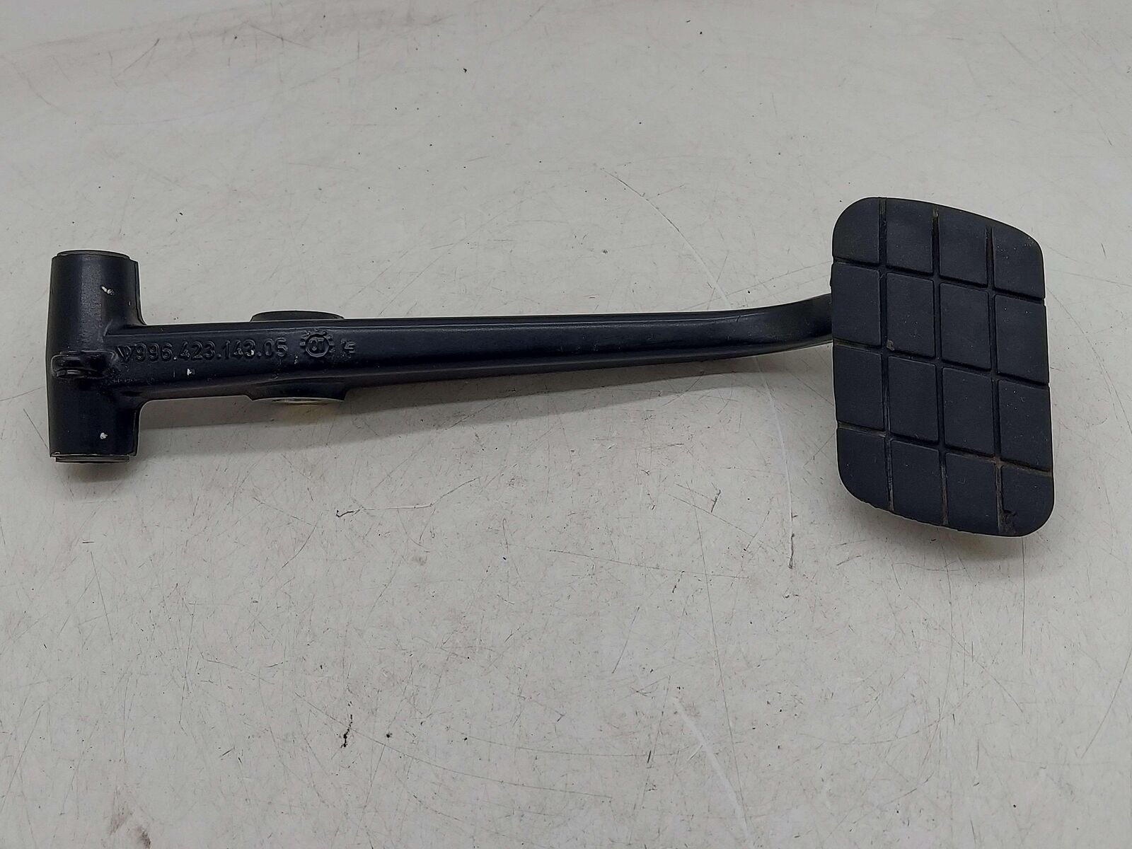 2001 PORSCHE 911 996 CARRERA BRAKE PEDAL 99642314305 *NOTE