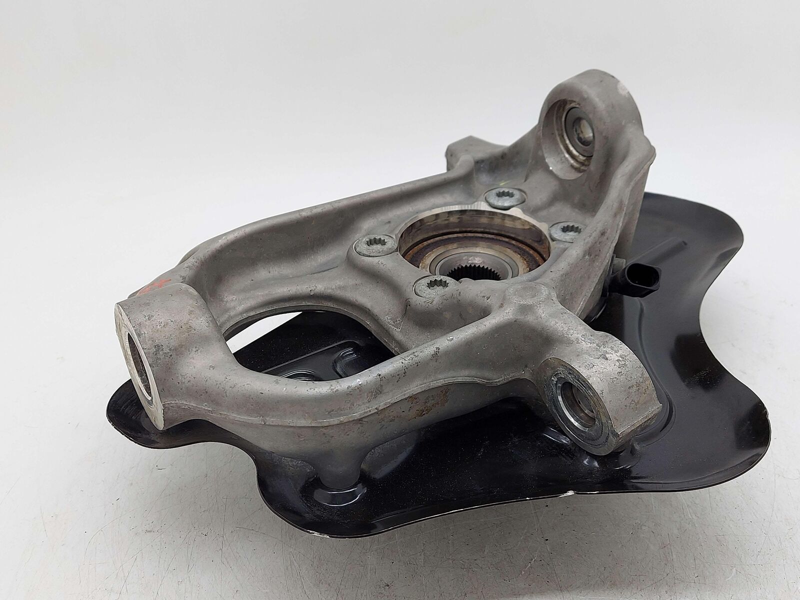 2018 LAMBORGHINI AVENTADOR S LP740-4 FRONT LEFT SPINDLE KNUCKLE HUB 470407245E