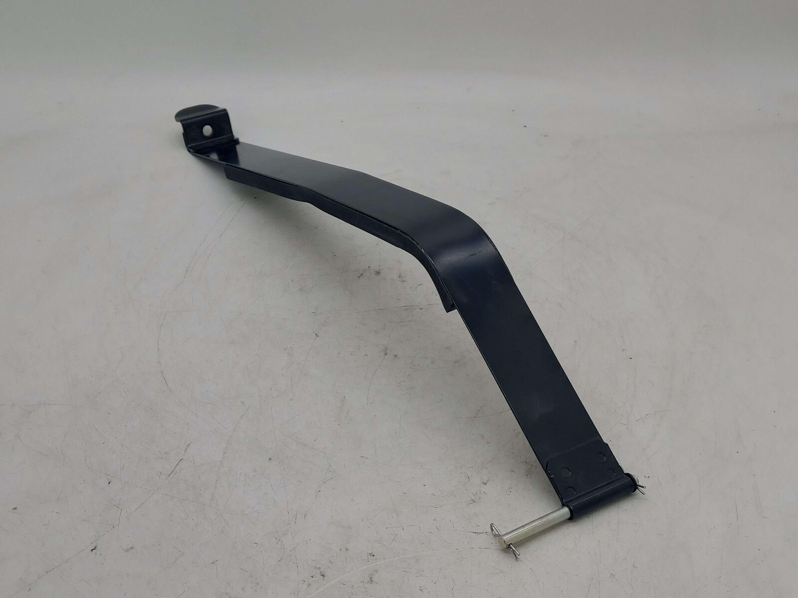 2010 Maserati GranTurismo S M145 Coupe RIGHT FUEL TANK STRAP