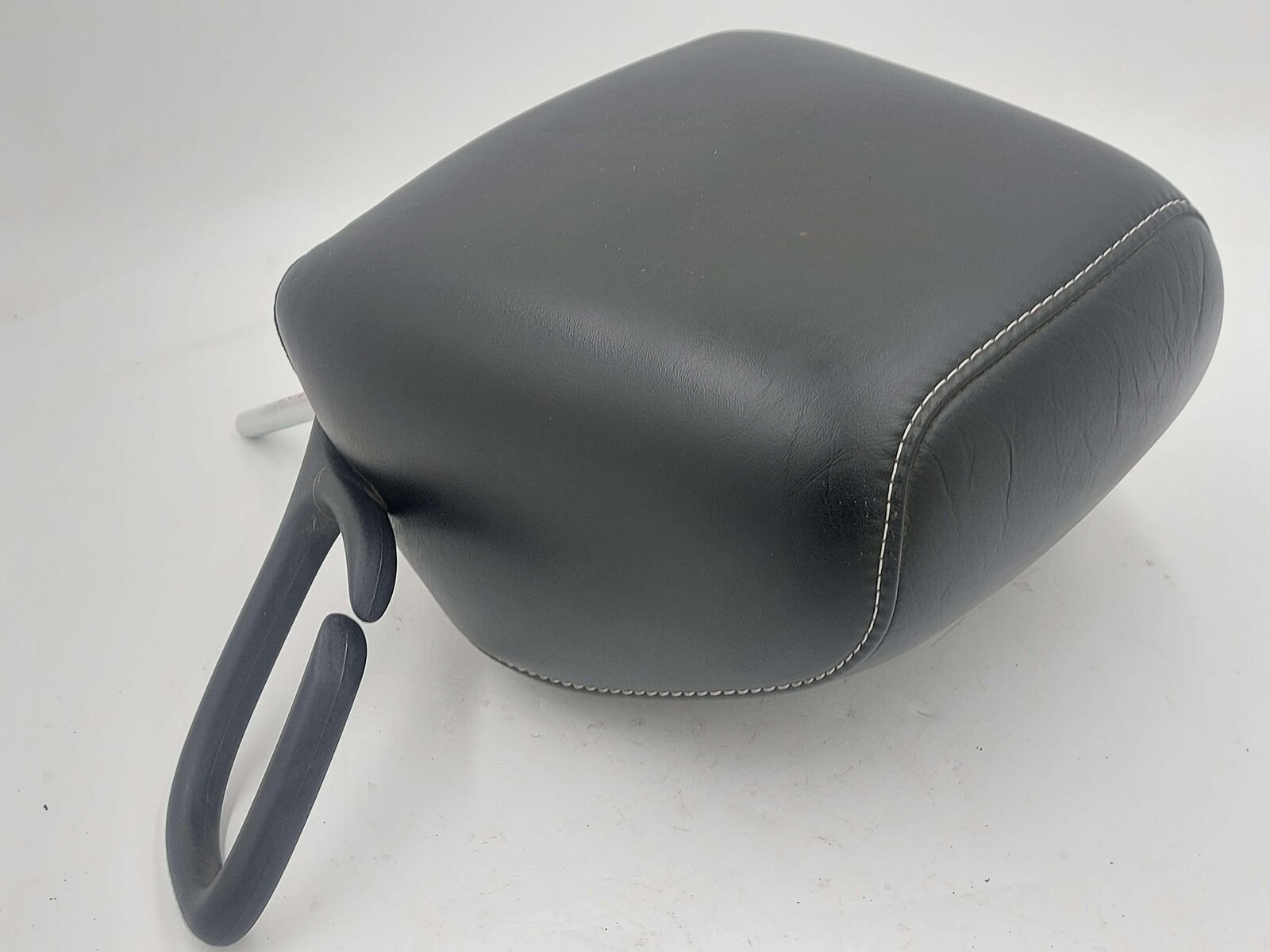 15-23 DODGE CHALLENGER SRT HELLCAT FRONT RIGHT HEADREST BLACK LAGUNA LEATHER