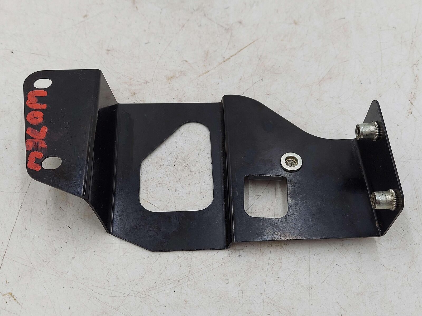 2018 Mclaren 570s RH Right Horn Bracket 13A5742CP