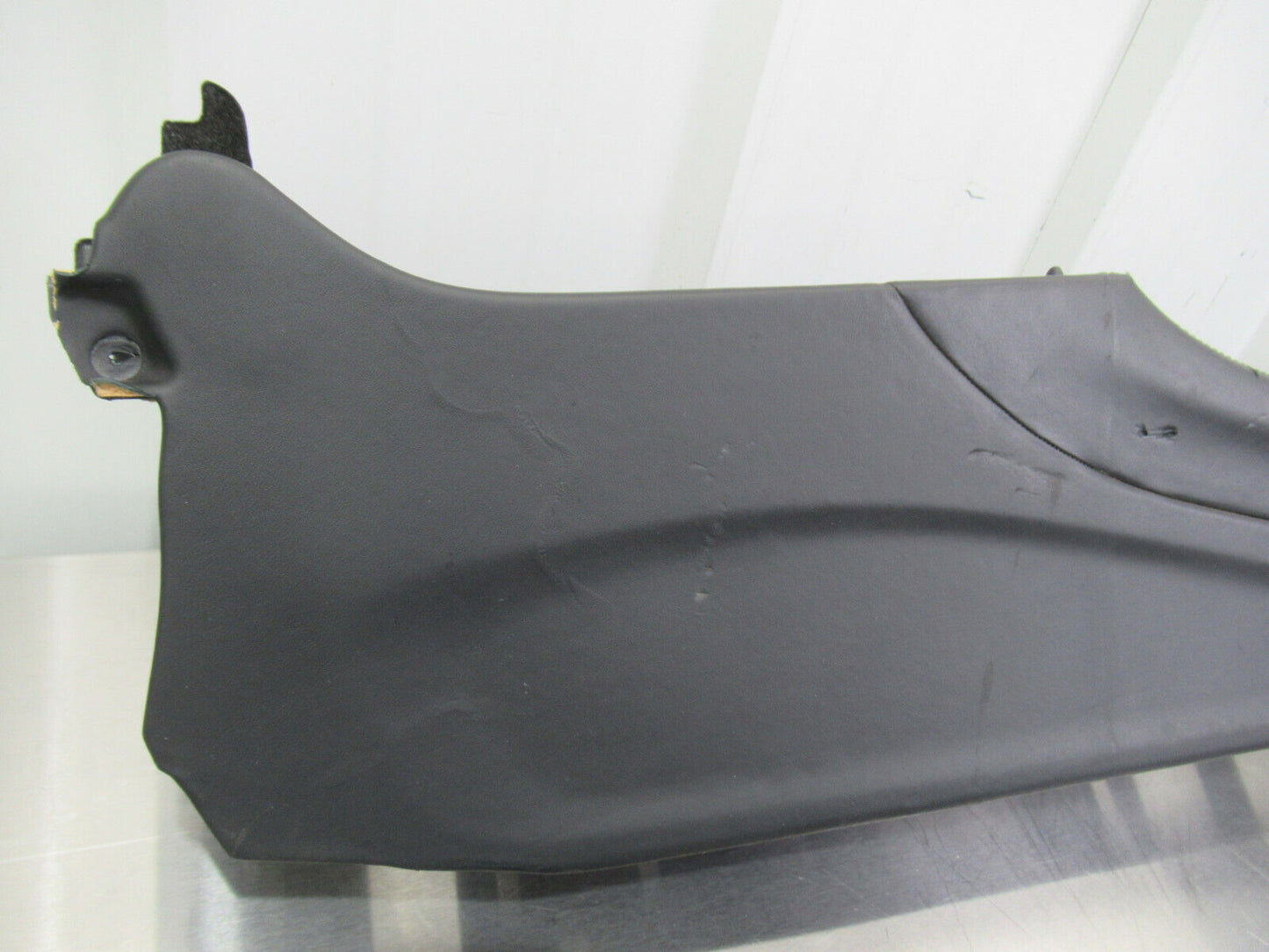 T020 2016 16 MCLAREN 570S CENTER CONSOLE BARE