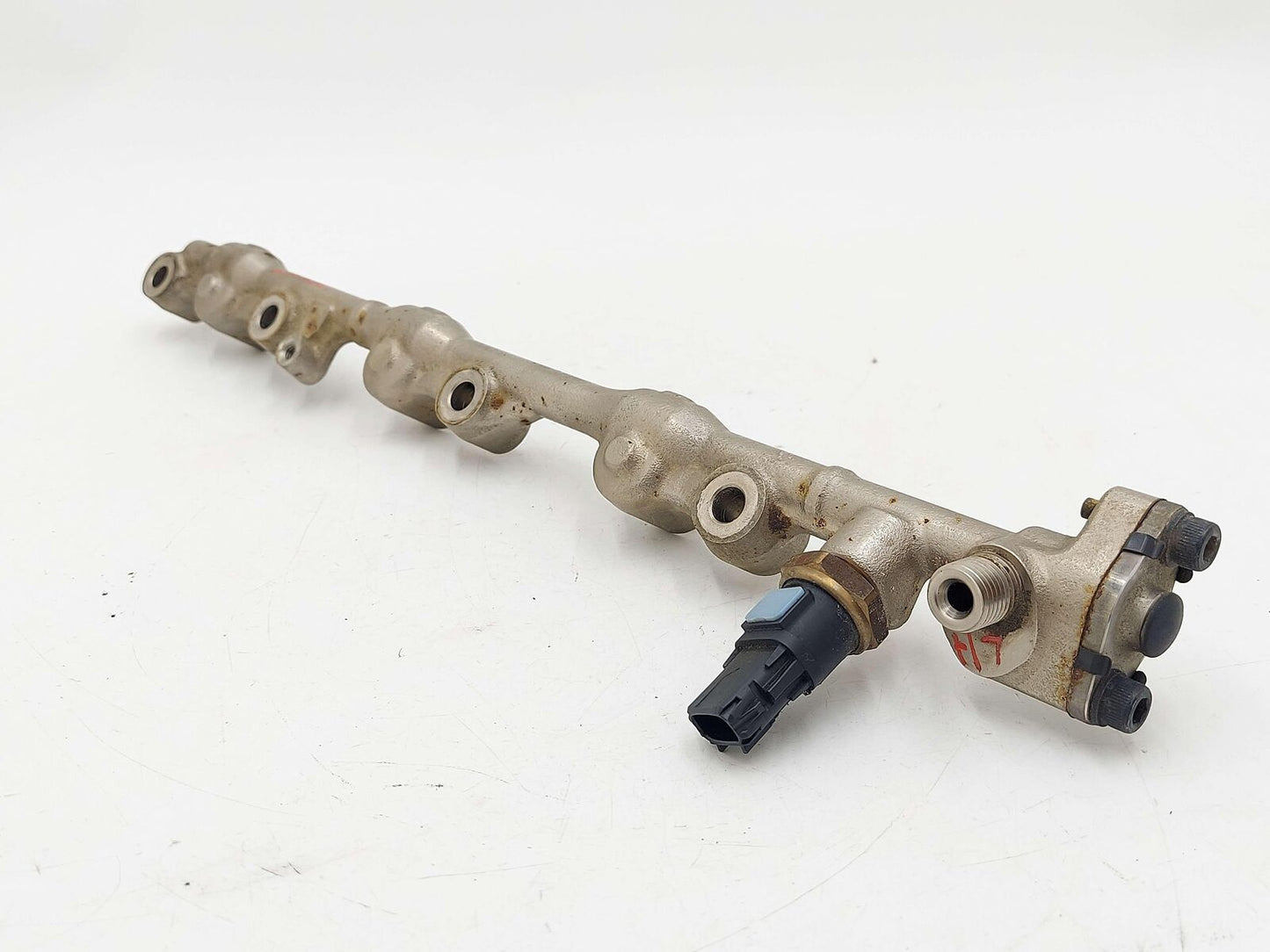 2020 Toyota Tacoma 3.5L LH Left Lower Fuel Injector Injection Rail 80K KMS