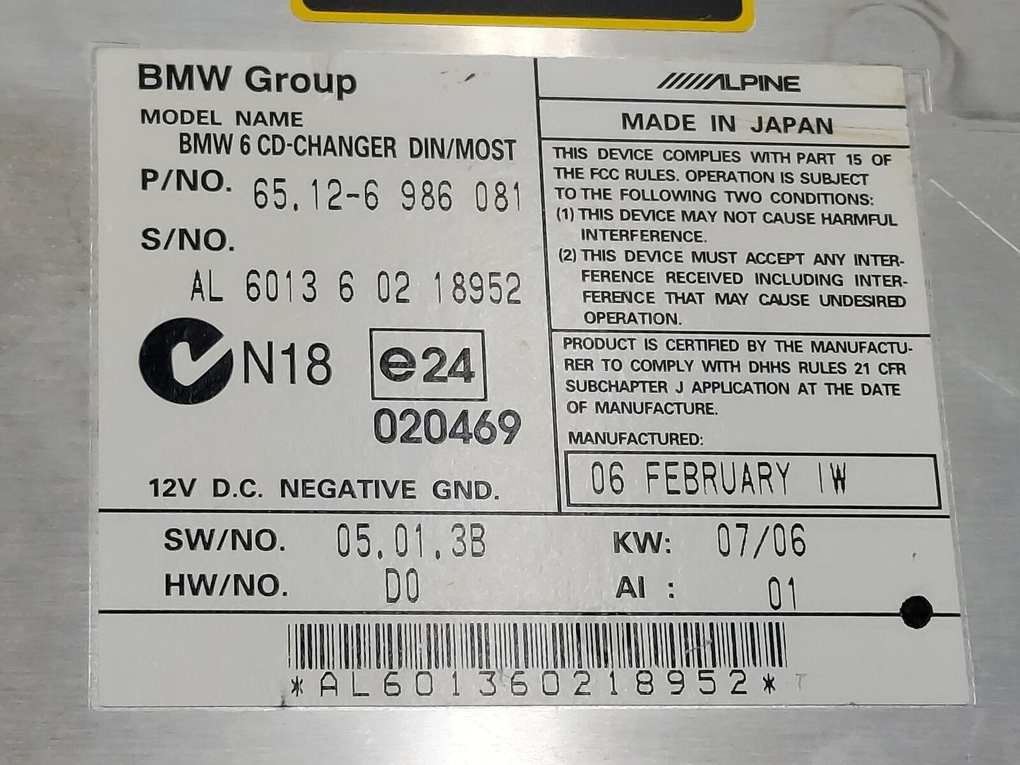 06-10 BMW M5 Remote Cd Changer Glovebox Mounted 6986081