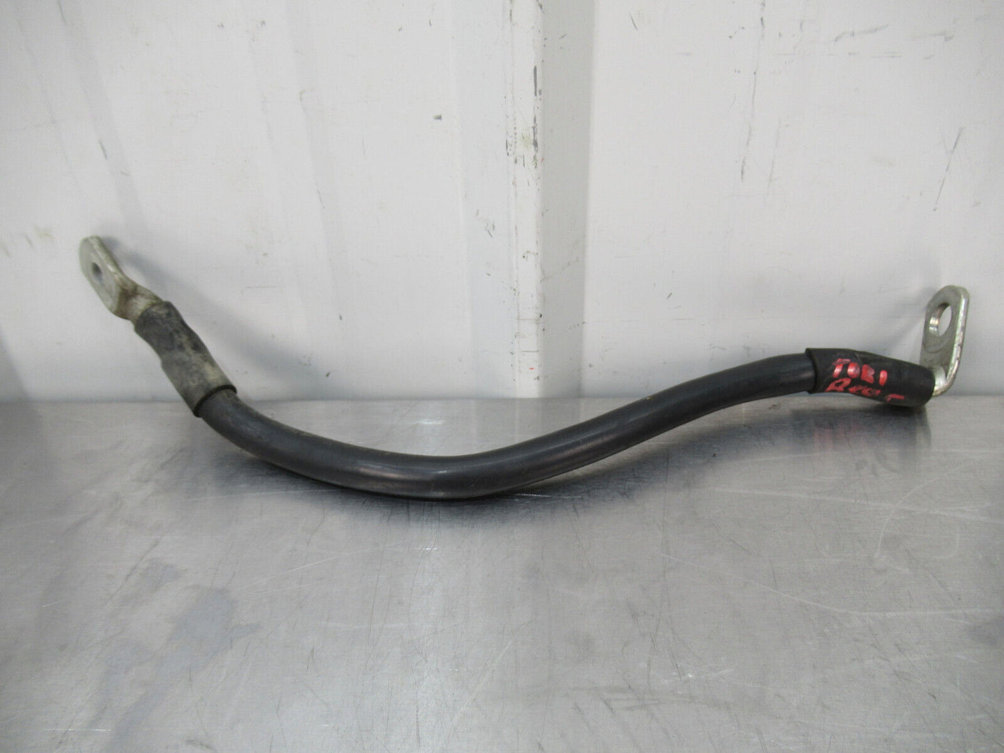 T081 2009 09 AUDI R8 REAR GROUND NEGATIVE BATTERY CABLE 420971237