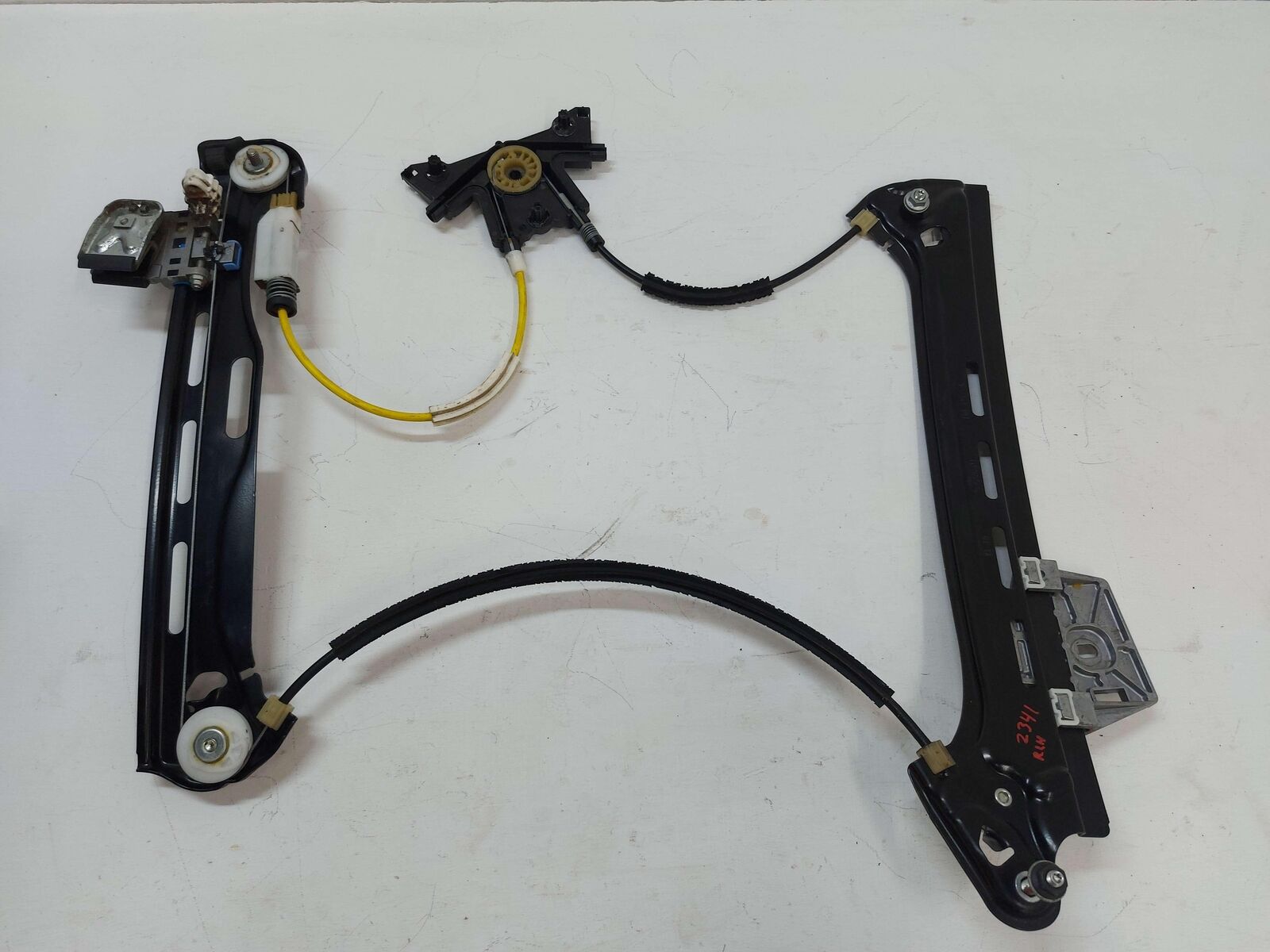 12-18 Mercedes W218 CLS63s AMG REAR LEFT DOOR WINDOW GLASS REGULATOR 918245100