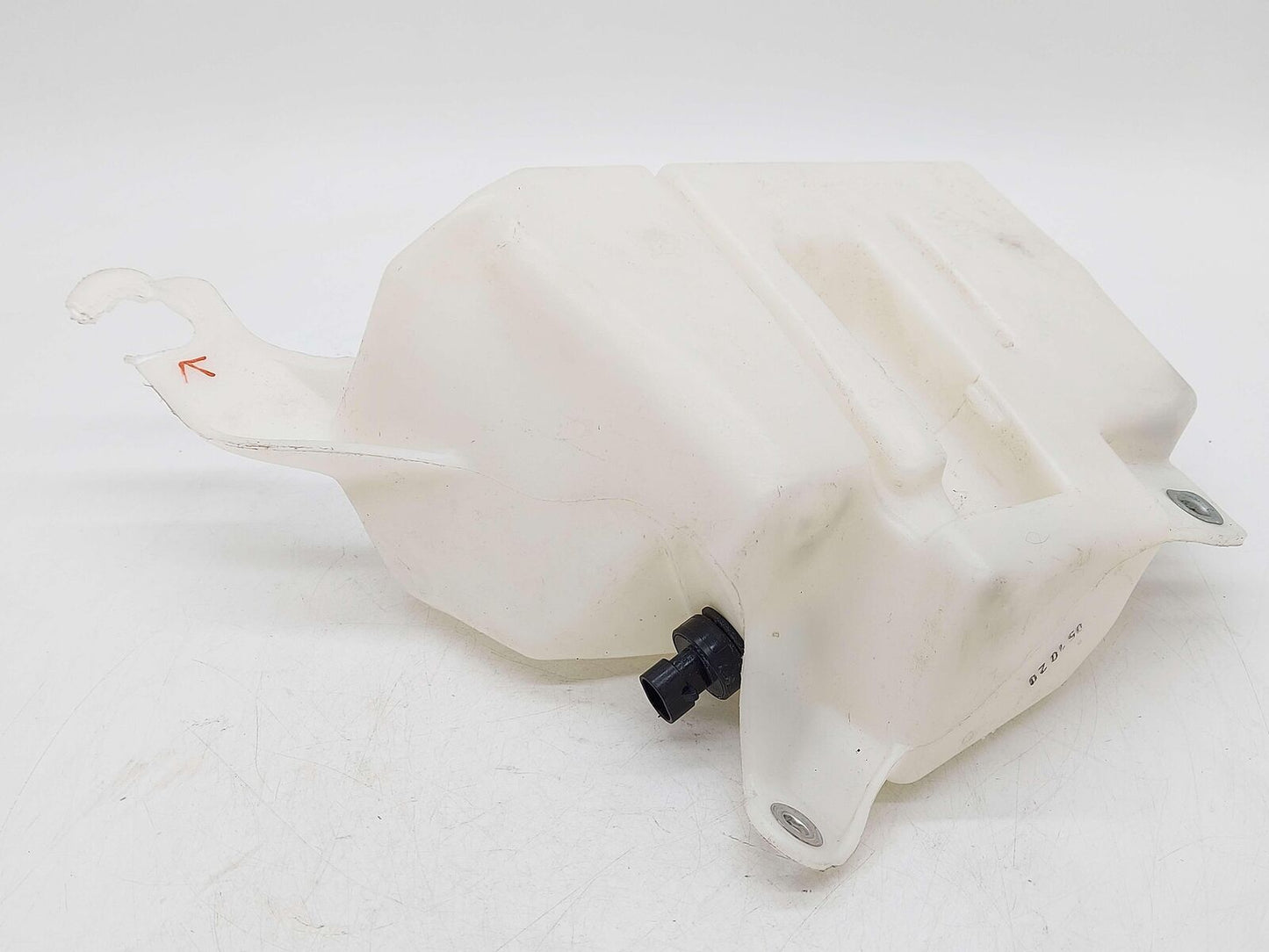 2021 FERRARI ROMA F169 WINDHSIELD WASHER BOTTLE *BROKEN MOUNT* 202222