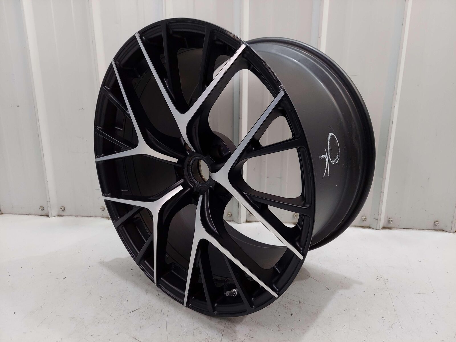 2024 ASTON MARTIN DB12 VOLANTE WHEEL RIM 21X11.5 ALLOY 20 SPOKE *NOTE