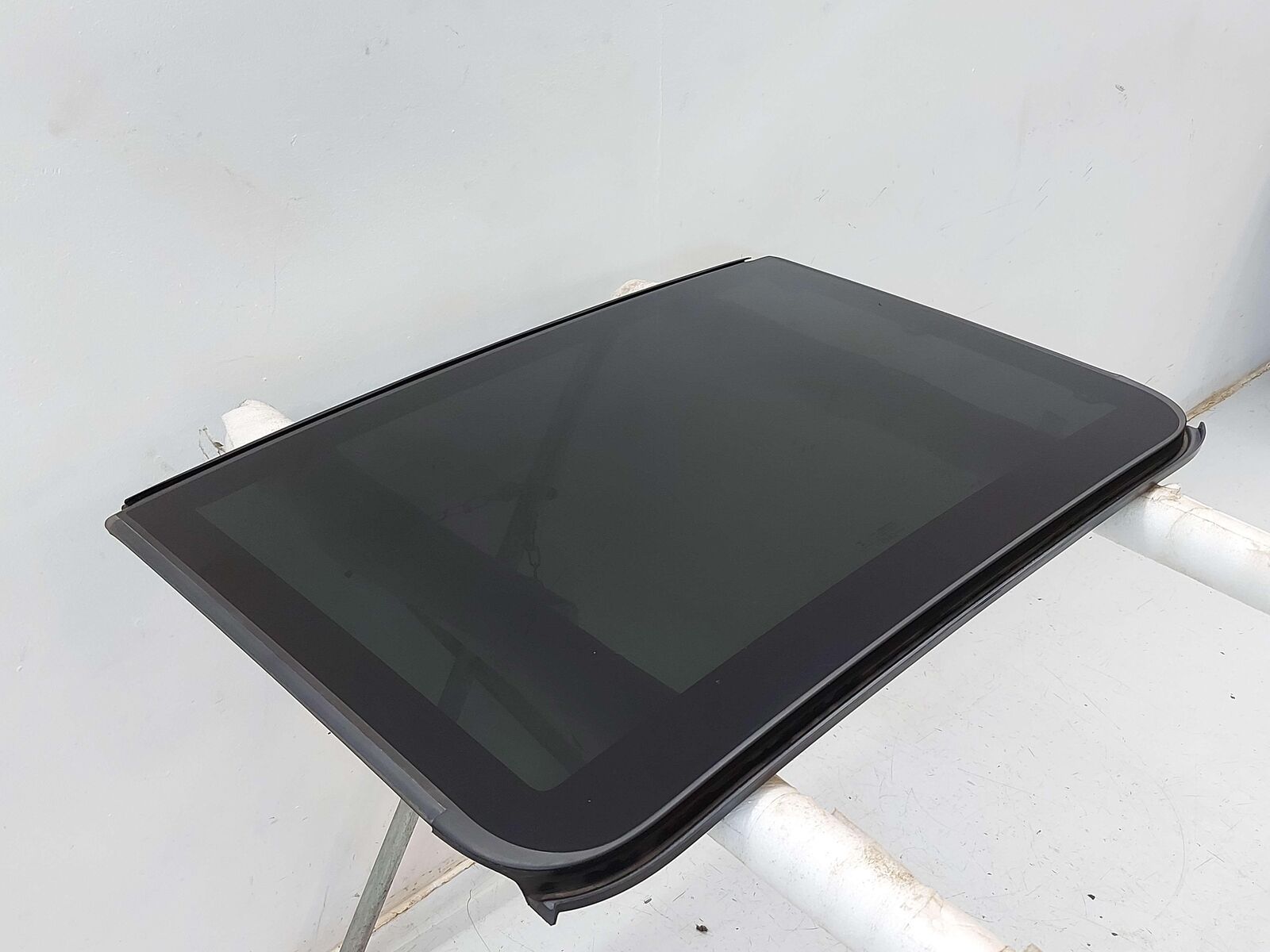 15-18 PORSCHE MACAN S 95B REAR SUN ROOF GLASS PANORAMIC 95B877056Z *SCRATCHES*