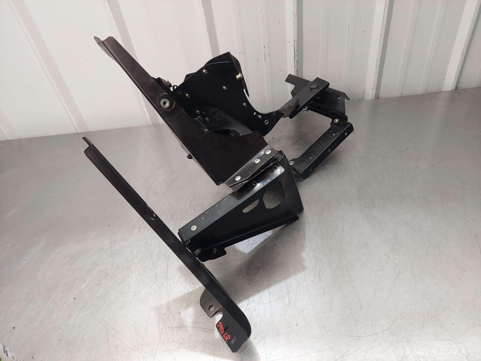 2016 MCLAREN 540C REAR LEFT QUARTER FRAME BRACKET MOUNT *NOTE