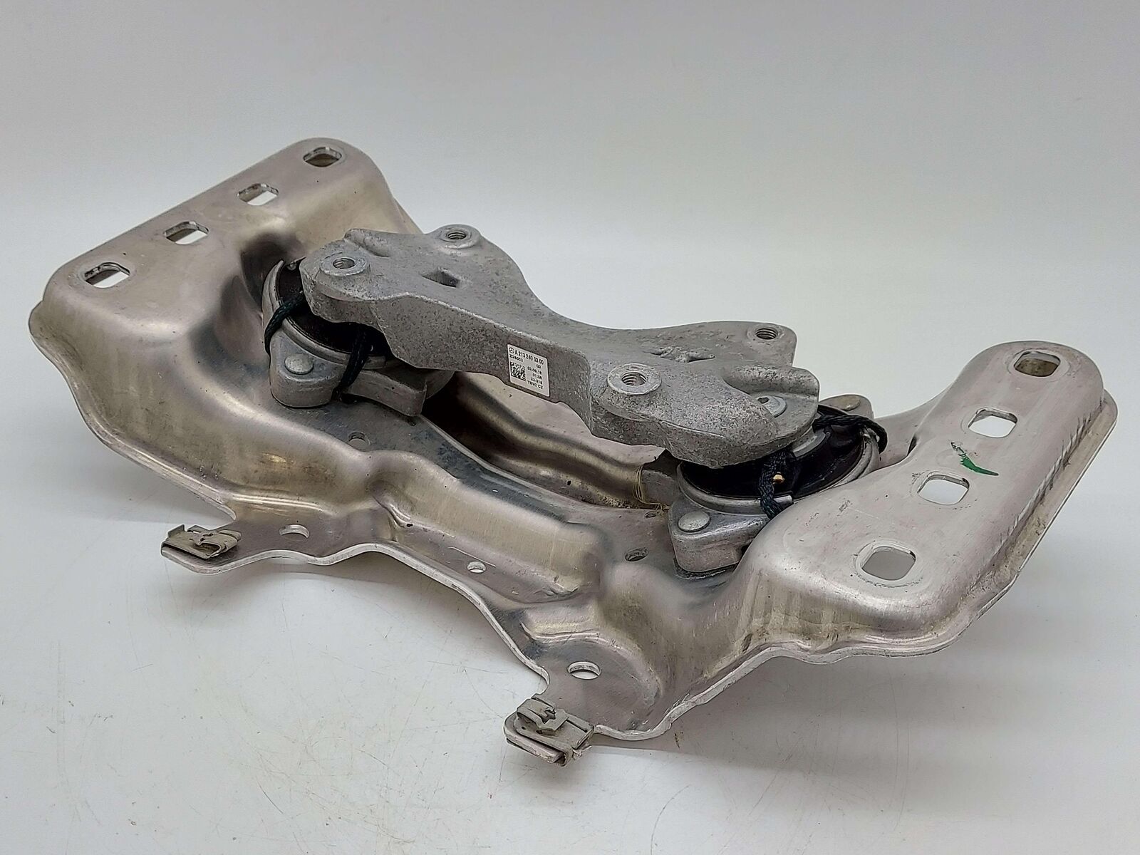 2019 Mercedes E63s AMG W213 Transmission Gearbox Mount Bracket A2132420000