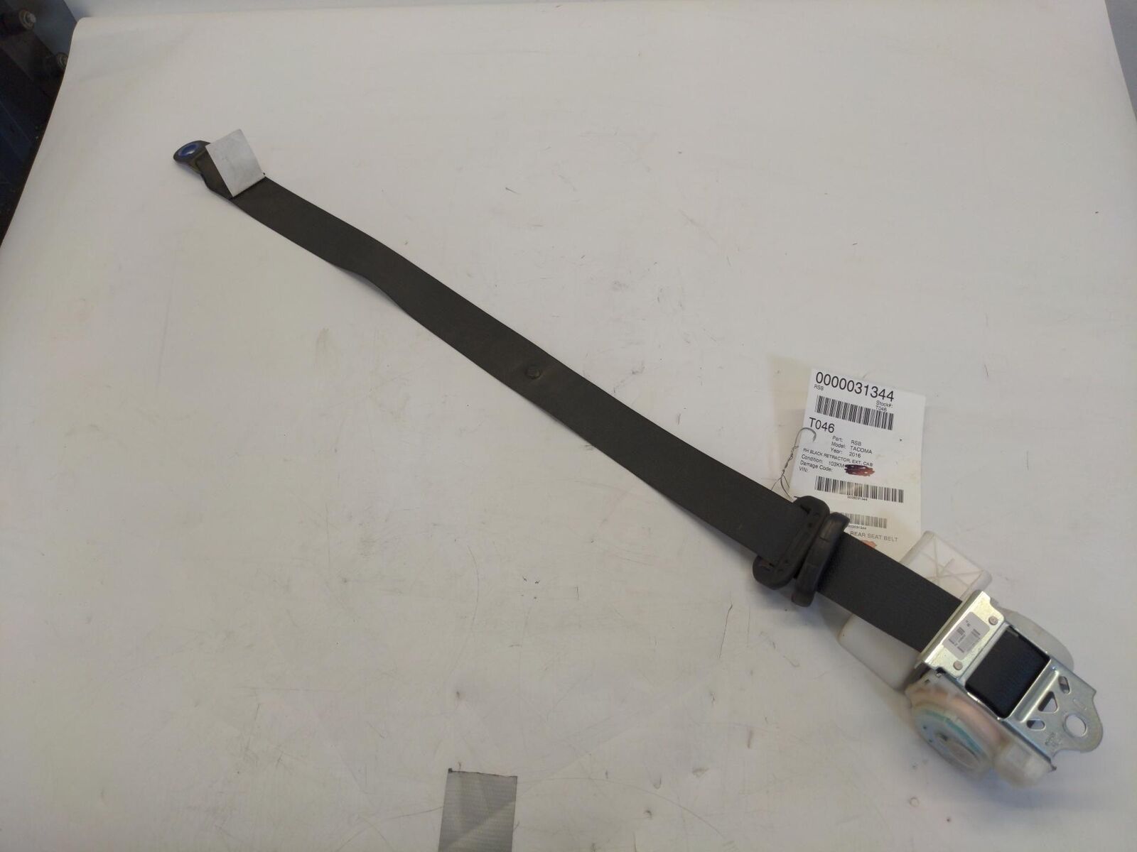 16 TOYOTA TACOMA REAR RH Right Seat Belt Retractor Black 2488650 Extended Cab